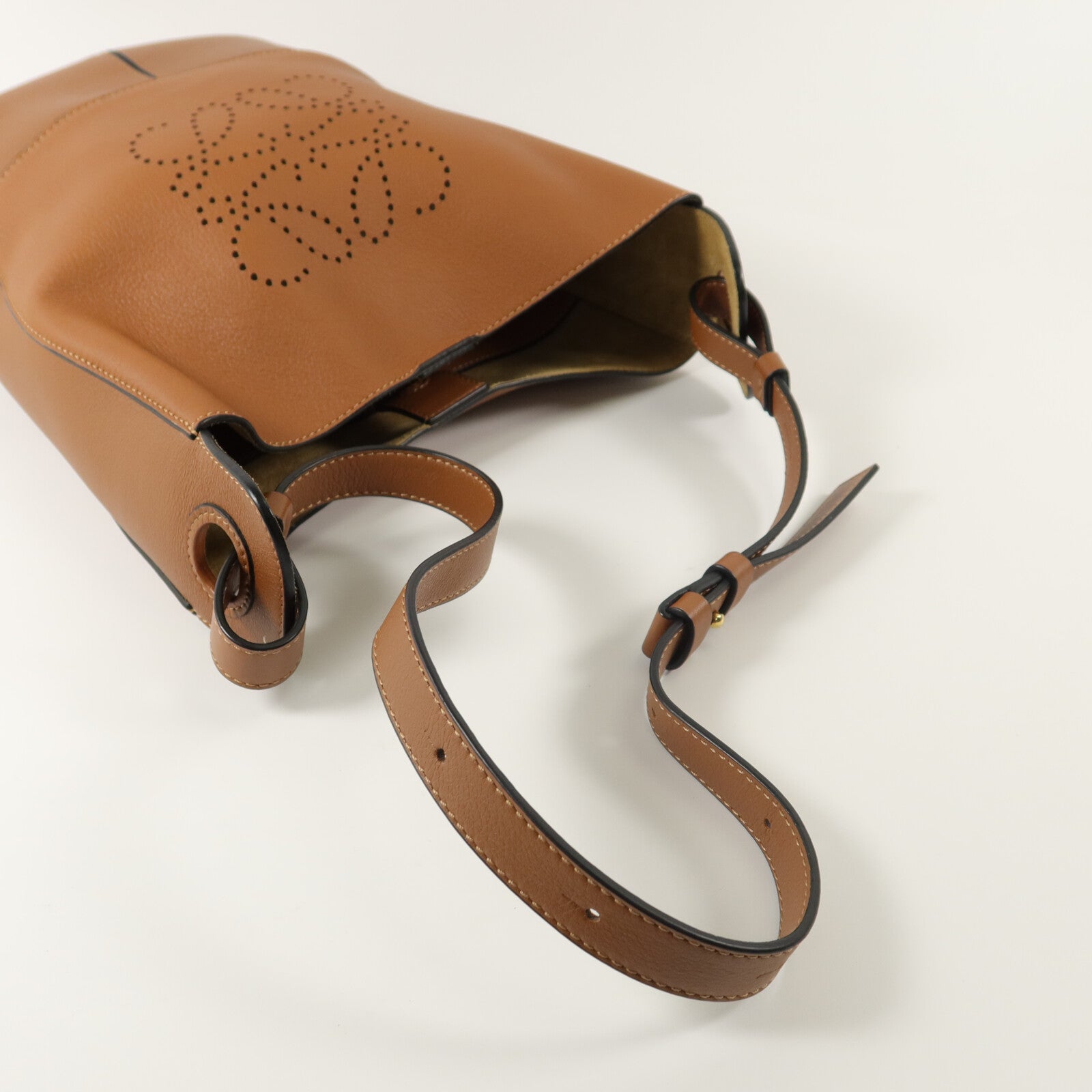 LOEWE 牛皮皮革Hobo Anagram Small肩背袋
