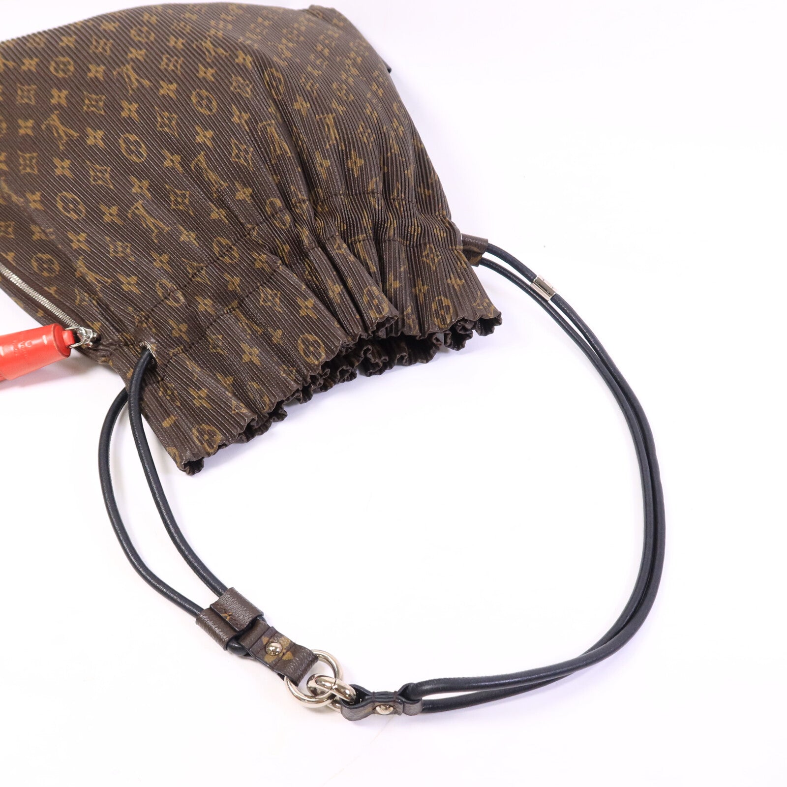 LOUIS VUITTON 塗層帆布Pleated Explorer肩背袋