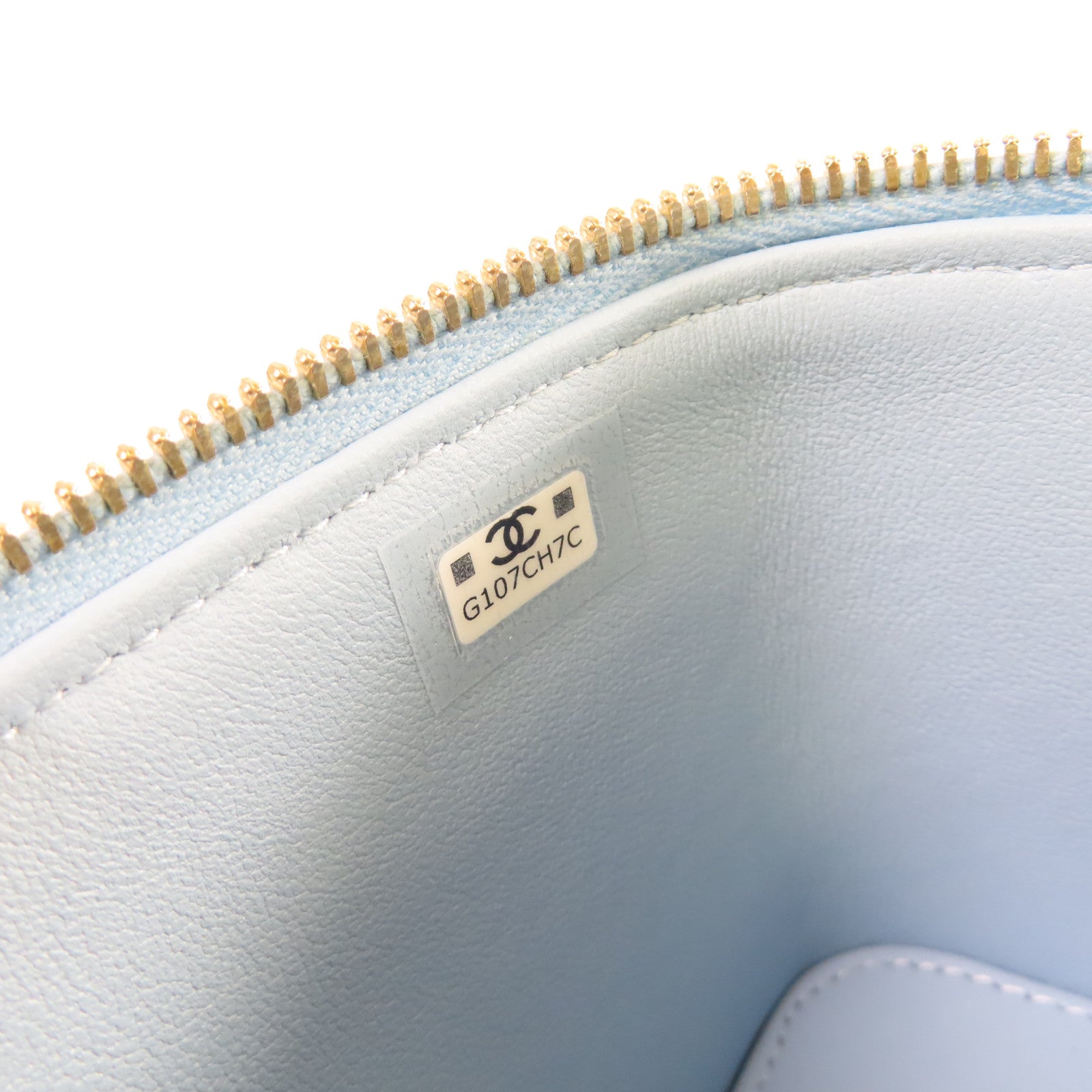 CHANEL 菱格羊皮皮革Vanity Case Chain Shoulder Bag金扣鏈帶肩背袋淺藍色