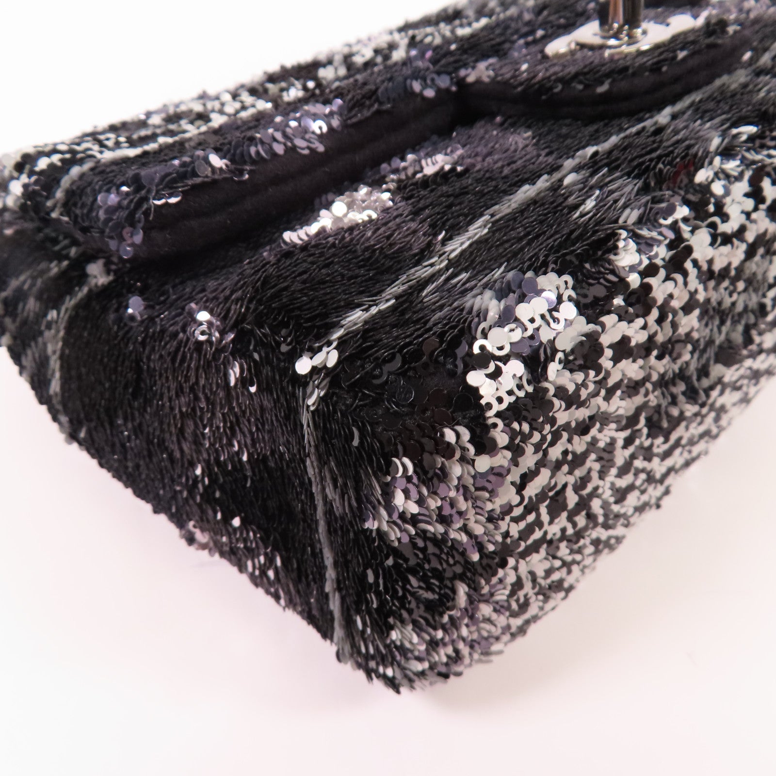 CHANEL 珠片Sequin Flag Bag銀扣鏈帶肩背袋