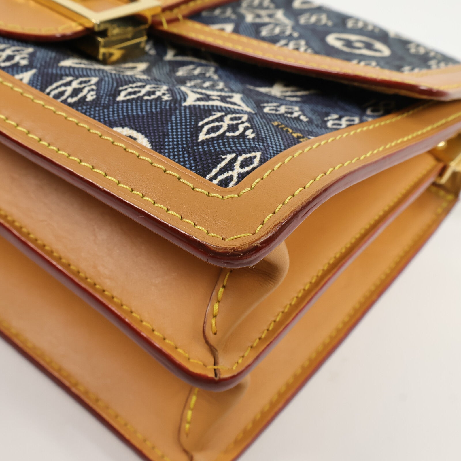 LOUIS VUITTON Monogram Jacquard Since 1854 Dauphine MM肩背袋