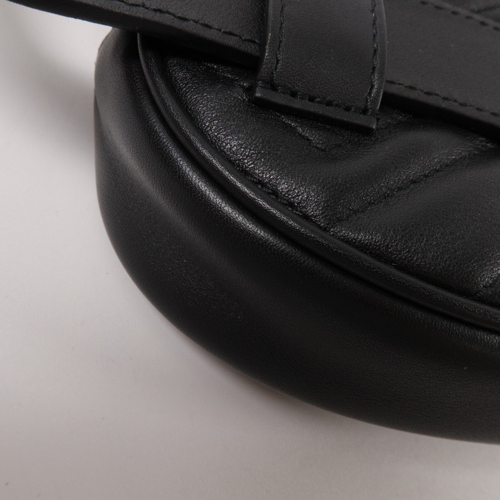 GUCCI 牛皮皮革GG Marmont Belt Bag腰包