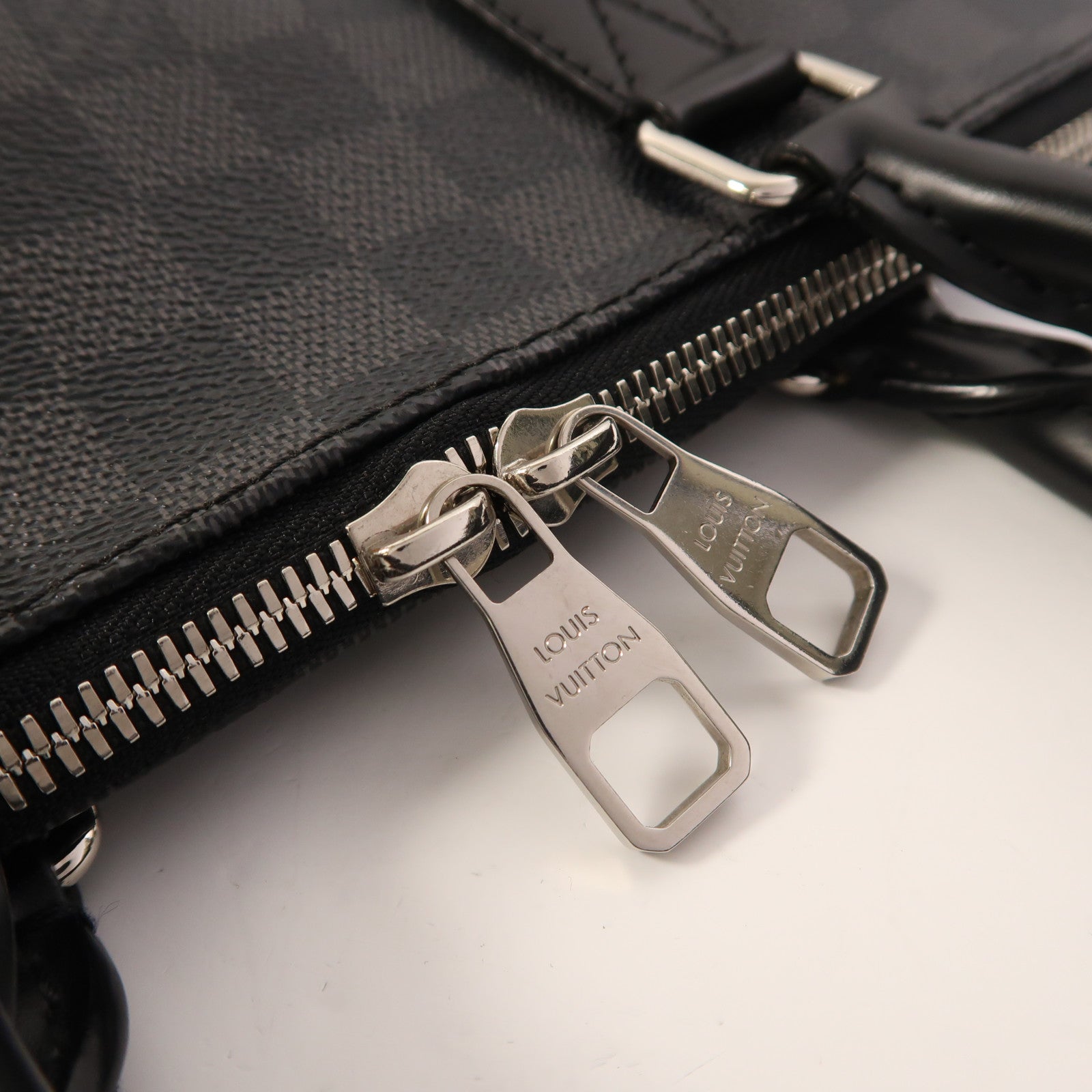 LOUIS VUITTON Damier Graphite Porte Document Jour Business Bag銀扣手挽袋