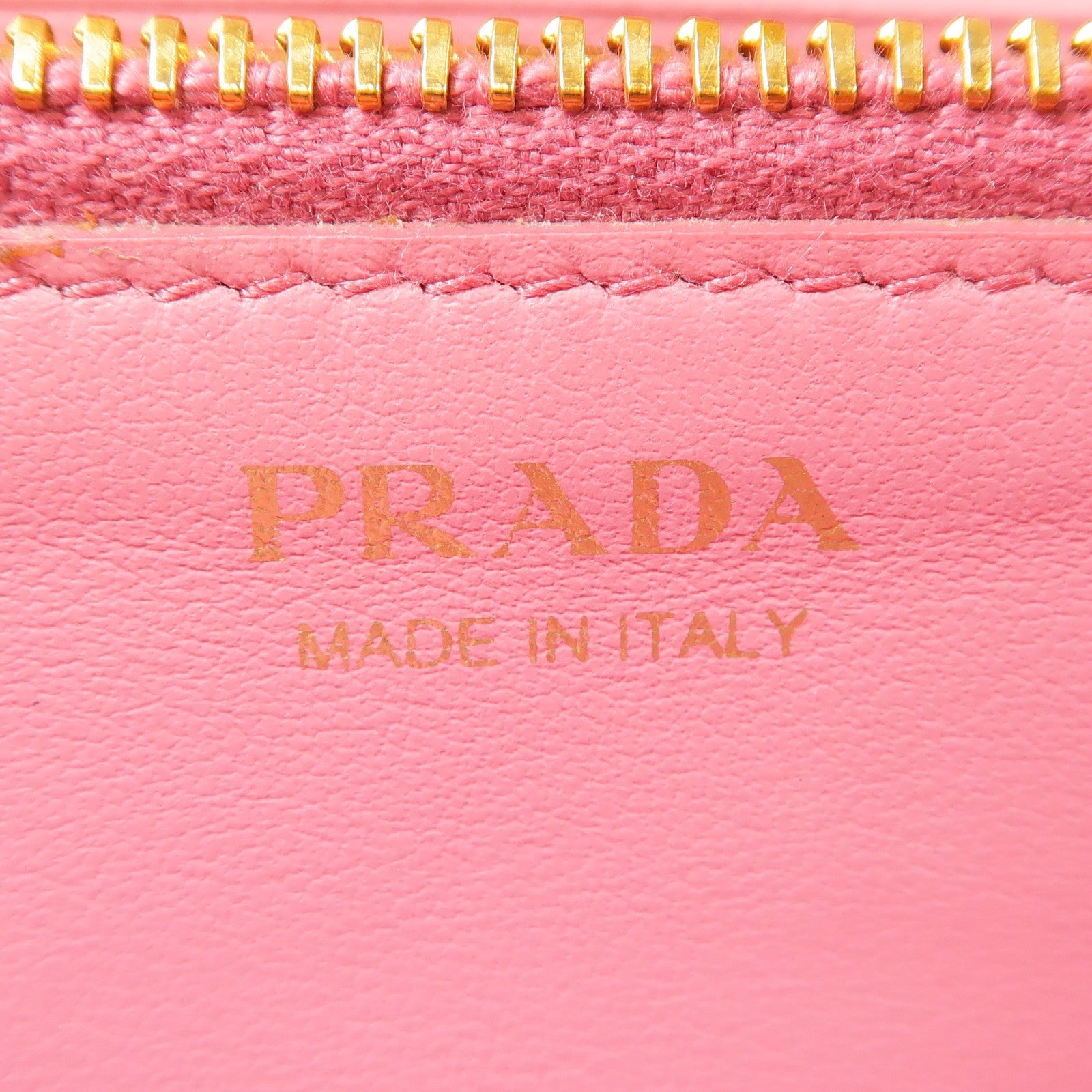 PRADA 牛皮皮革Long Wallet金扣長錢包