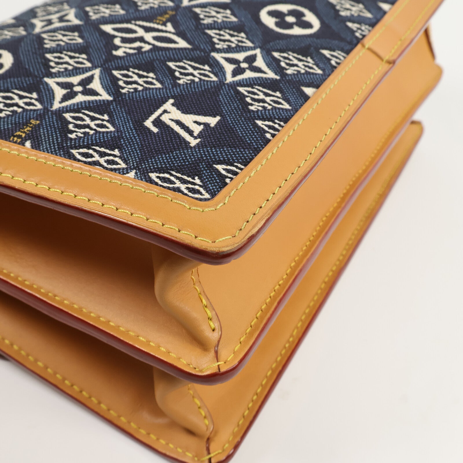 LOUIS VUITTON Monogram Jacquard Since 1854 Dauphine MM肩背袋
