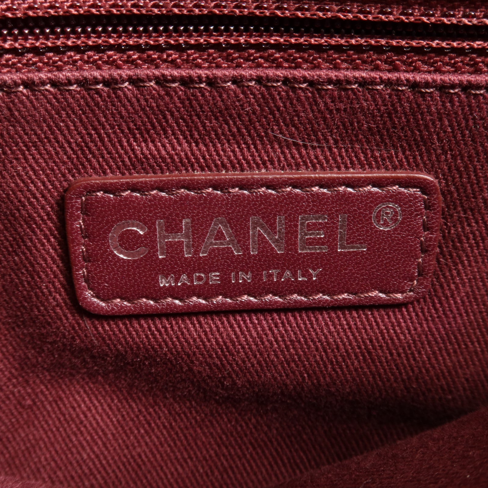 CHANEL 牛皮皮革Chain Shoulder銀扣肩背袋
