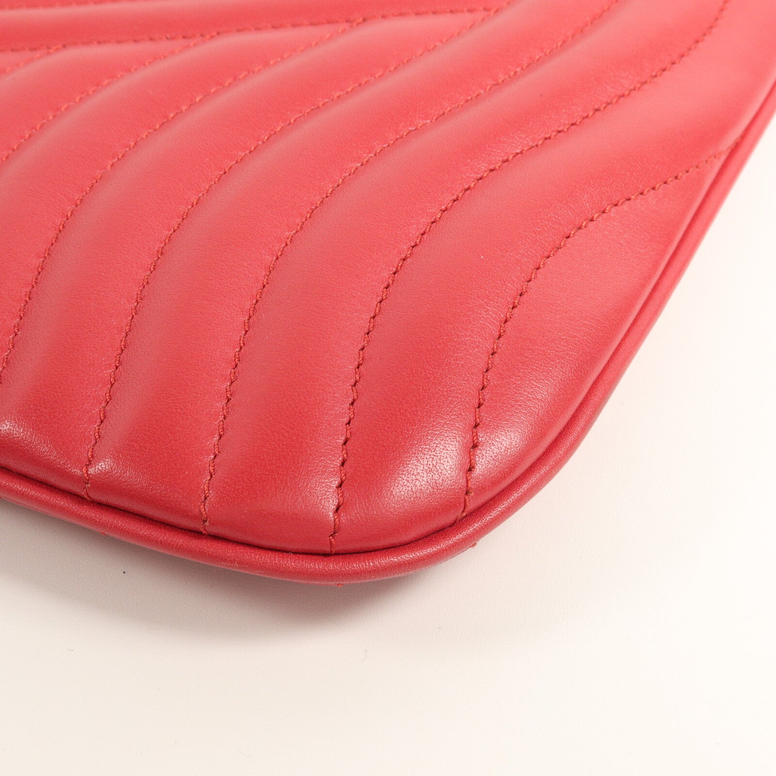 LOUIS VUITTON 牛皮皮革New Wave Clutch手拿包