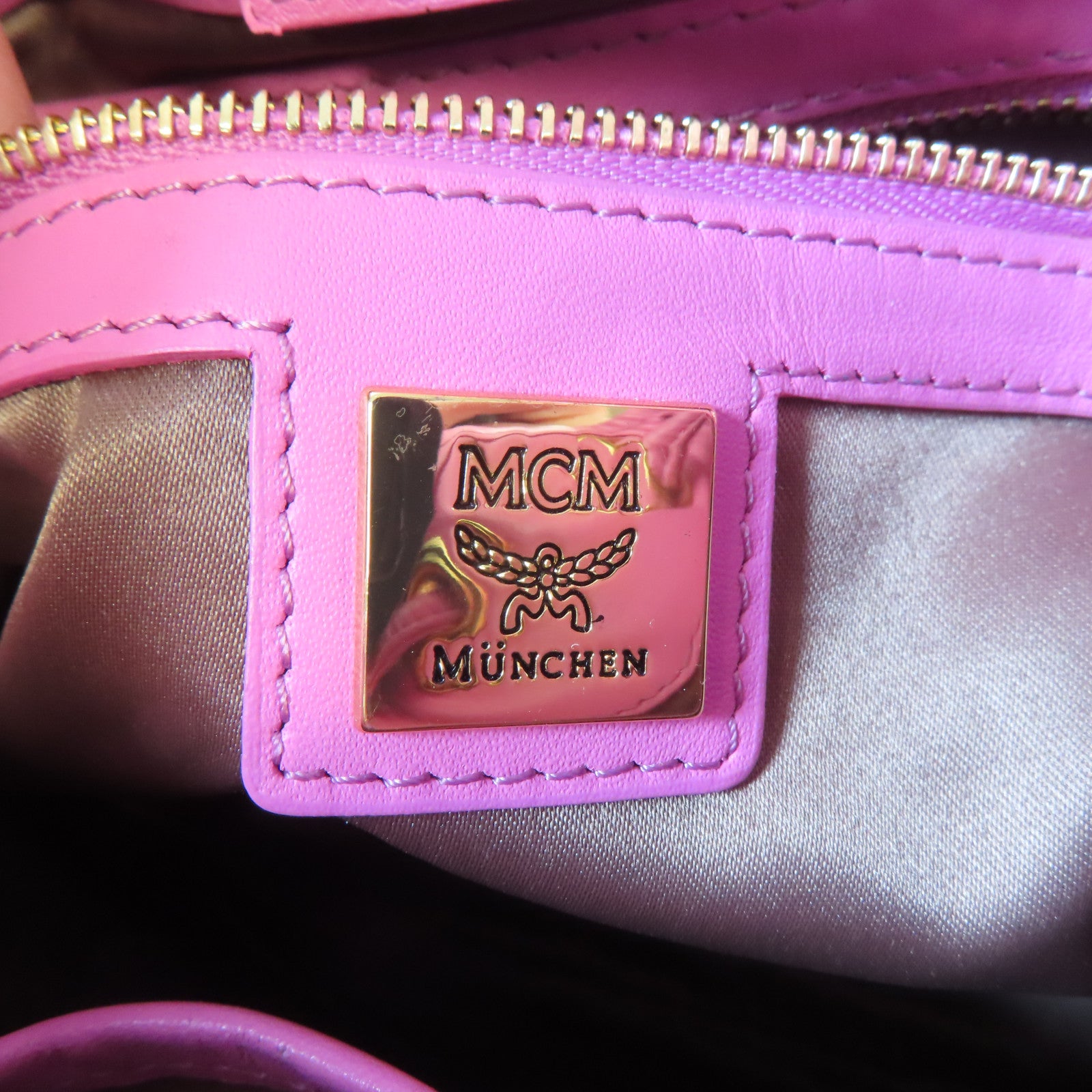 MCM 皮革Shoulder Bag金扣肩背袋粉紅色