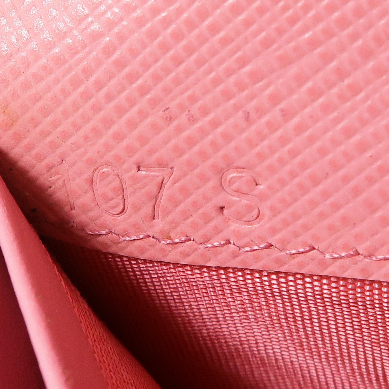 PRADA 牛皮皮革Long Wallet金扣長錢包