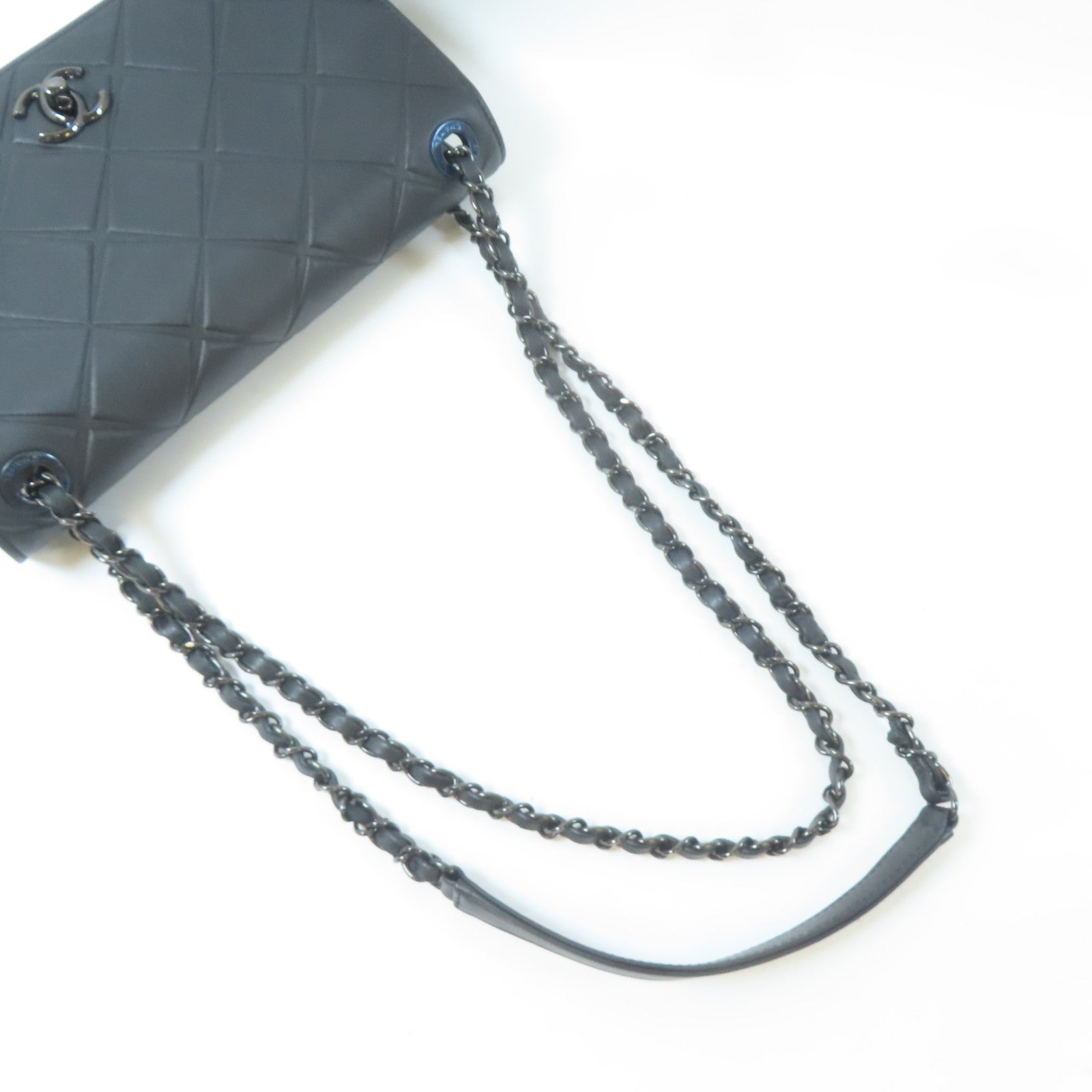 CHANEL 菱格牛皮皮革Chain Shoulder黑扣鏈帶肩背袋黑色