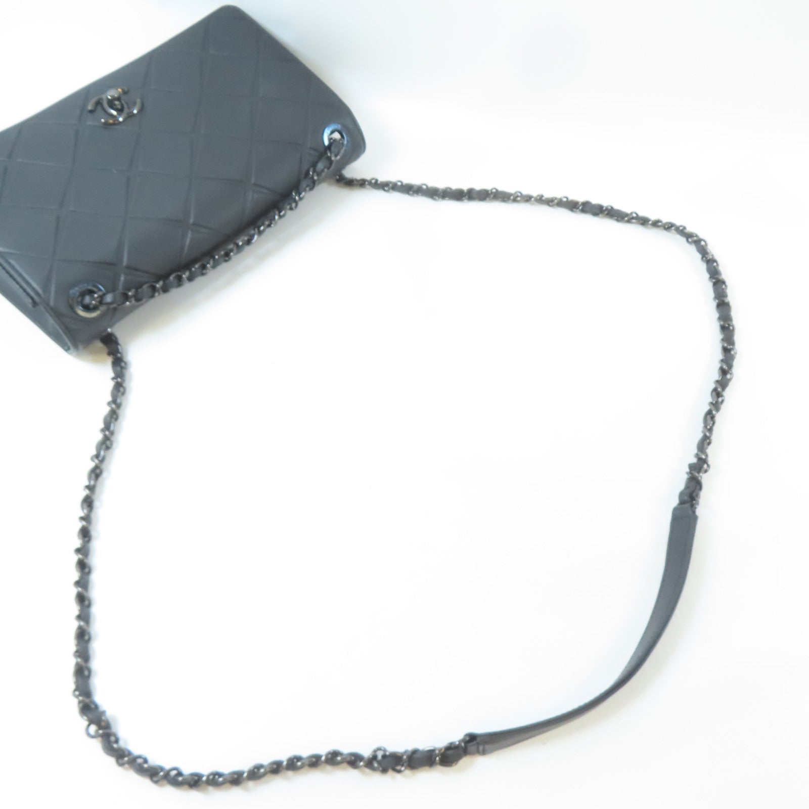 CHANEL 菱格牛皮皮革Chain Shoulder黑扣鏈帶肩背袋黑色