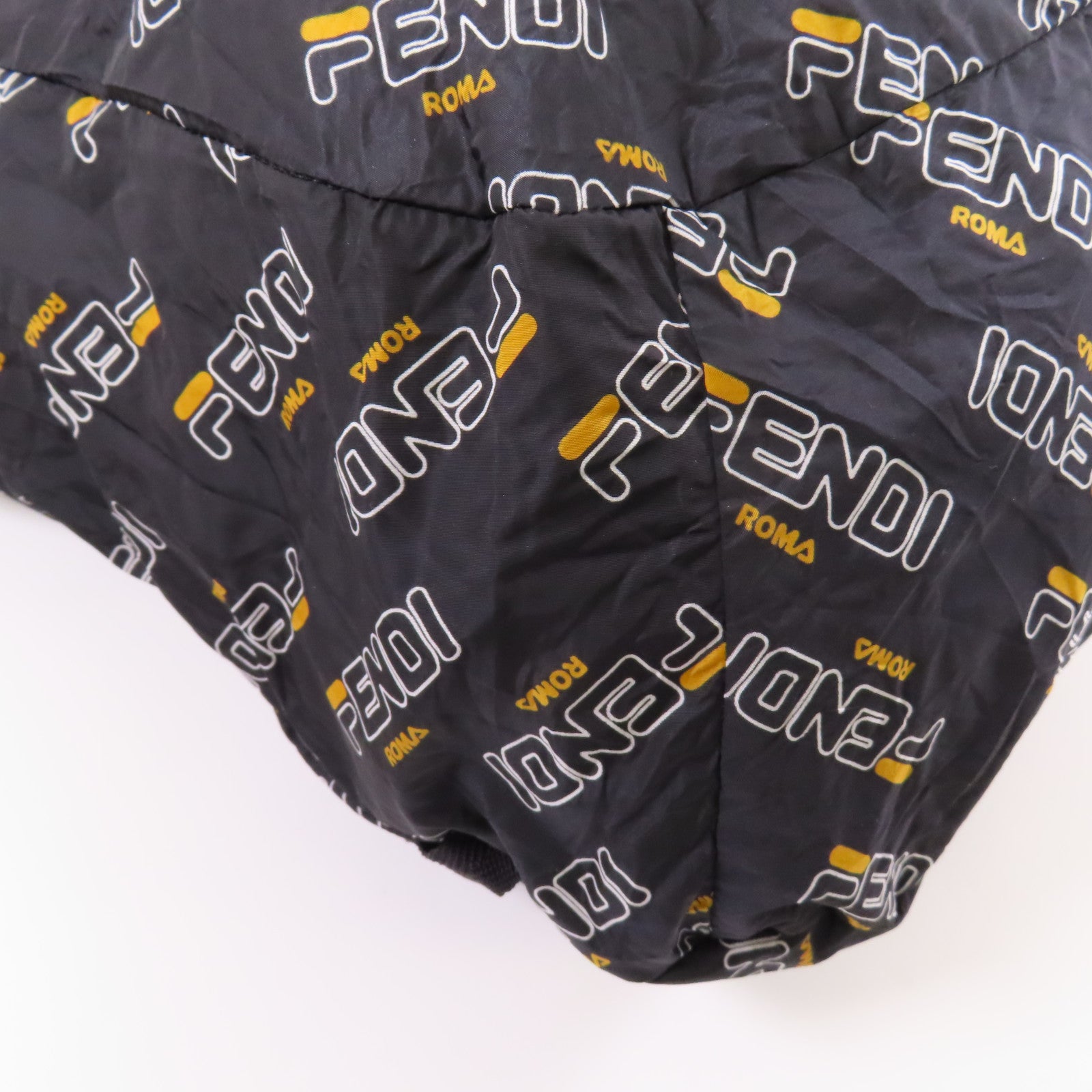 FENDI 尼龍/牛皮皮革Backpack Charm金扣掛飾