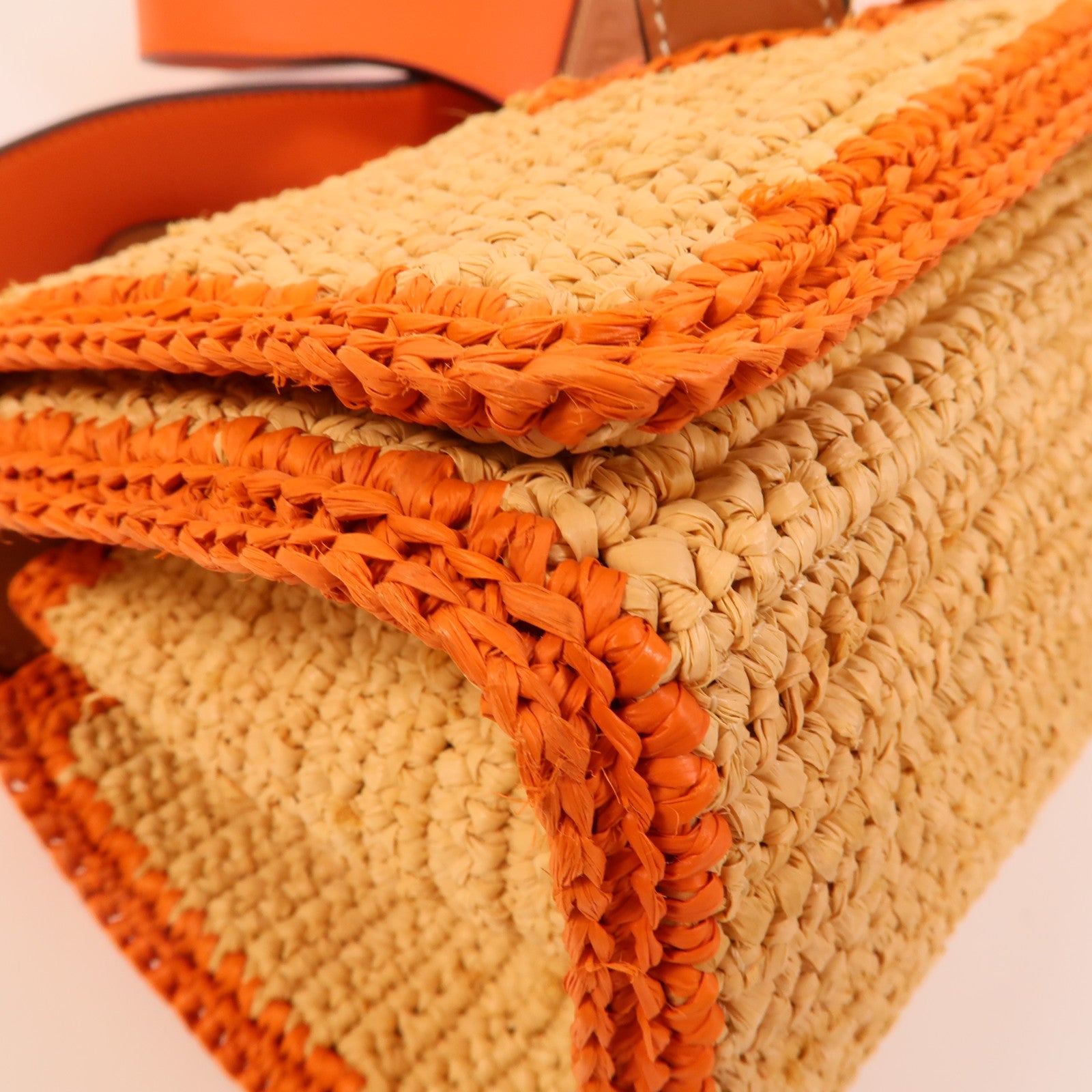 LOEWE 牛皮皮革/Raffia Woven Medium肩背袋
