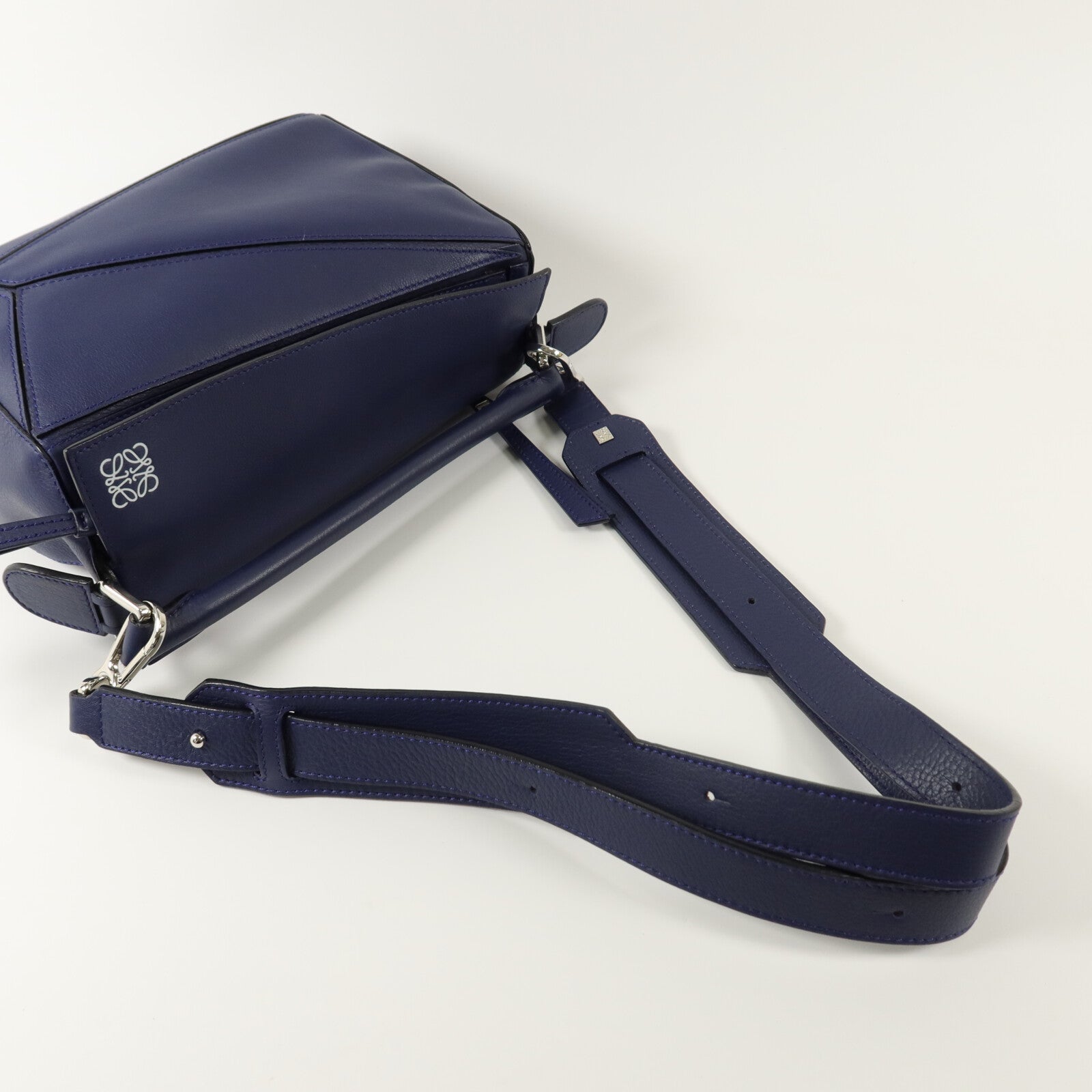 LOEWE 牛皮皮革Puzzle手挽肩背兩用袋
