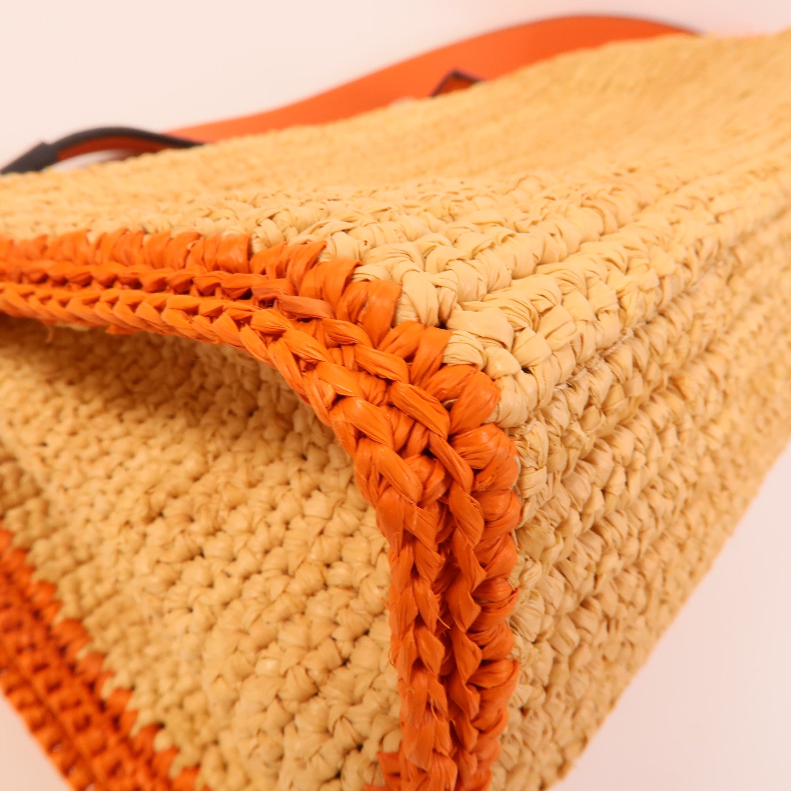LOEWE 牛皮皮革/Raffia Woven Medium肩背袋