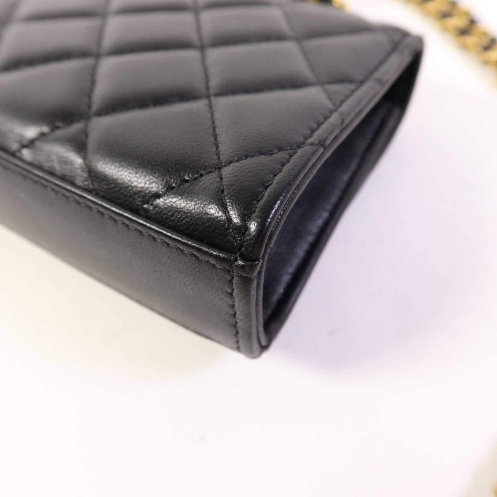 CHANEL 羊皮皮革Chain Shoulder金扣鏈帶肩背袋