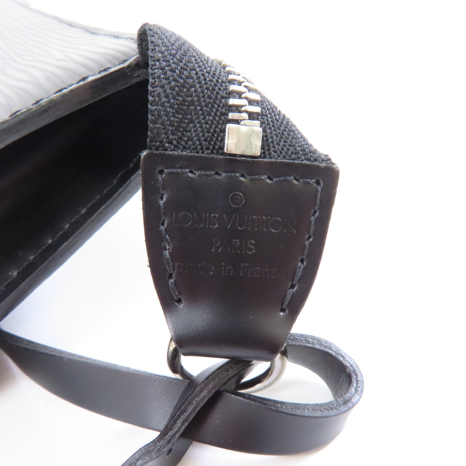 LOUIS VUITTON Epi Pochette Accessories銀扣肩背袋黑色