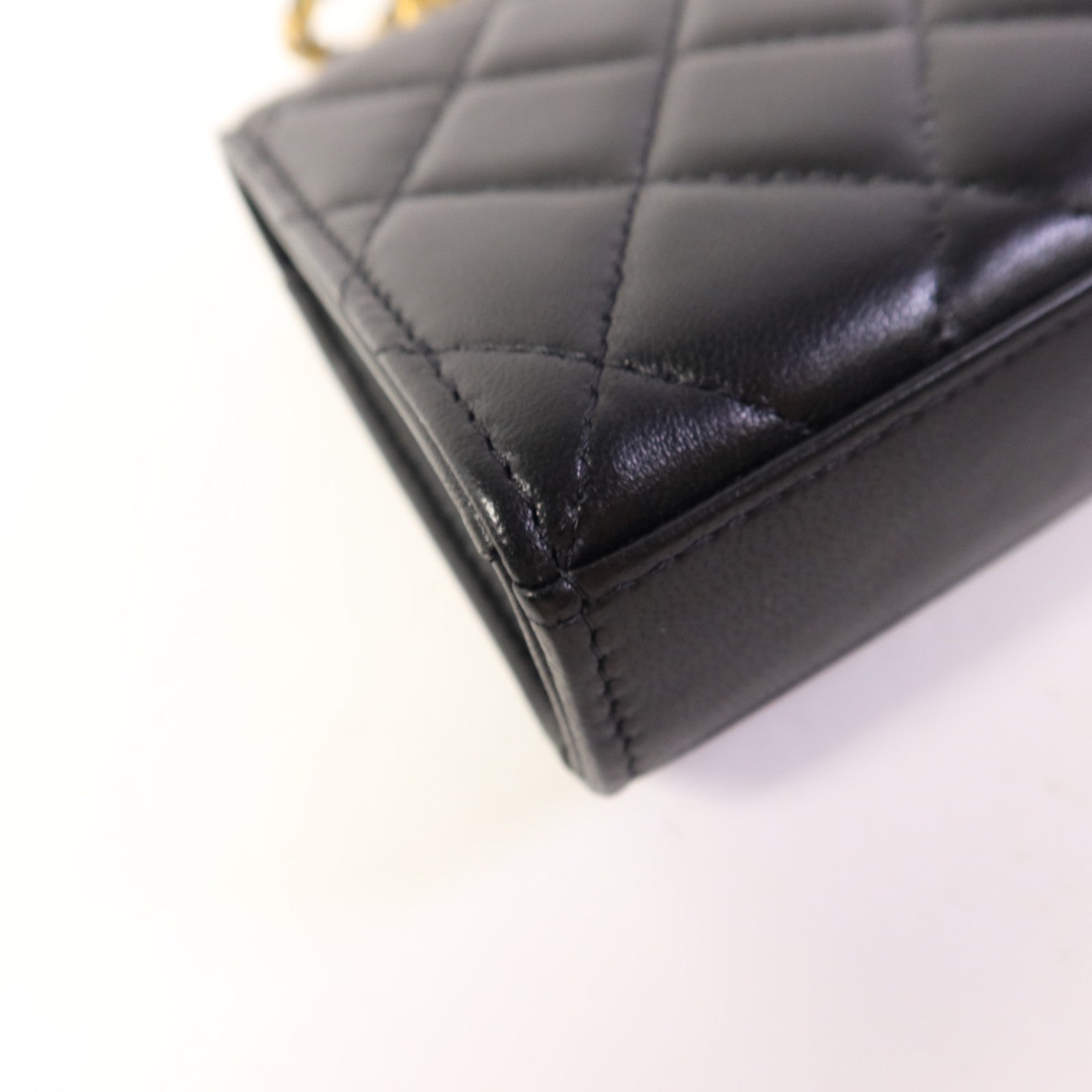 CHANEL 羊皮皮革Chain Shoulder金扣鏈帶肩背袋