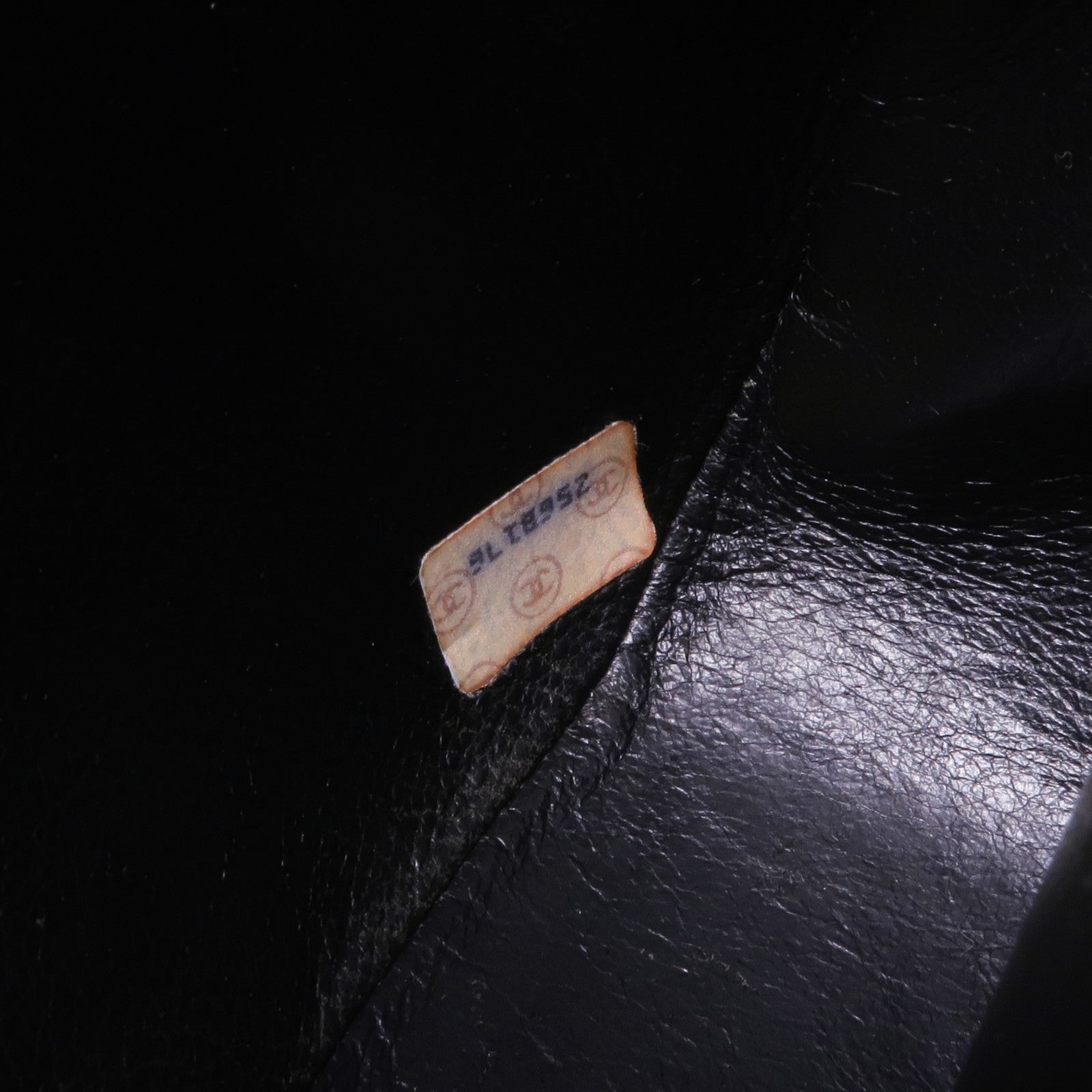 CHANEL 天鵝絨Vintage Velvet Shoulder金扣肩背袋