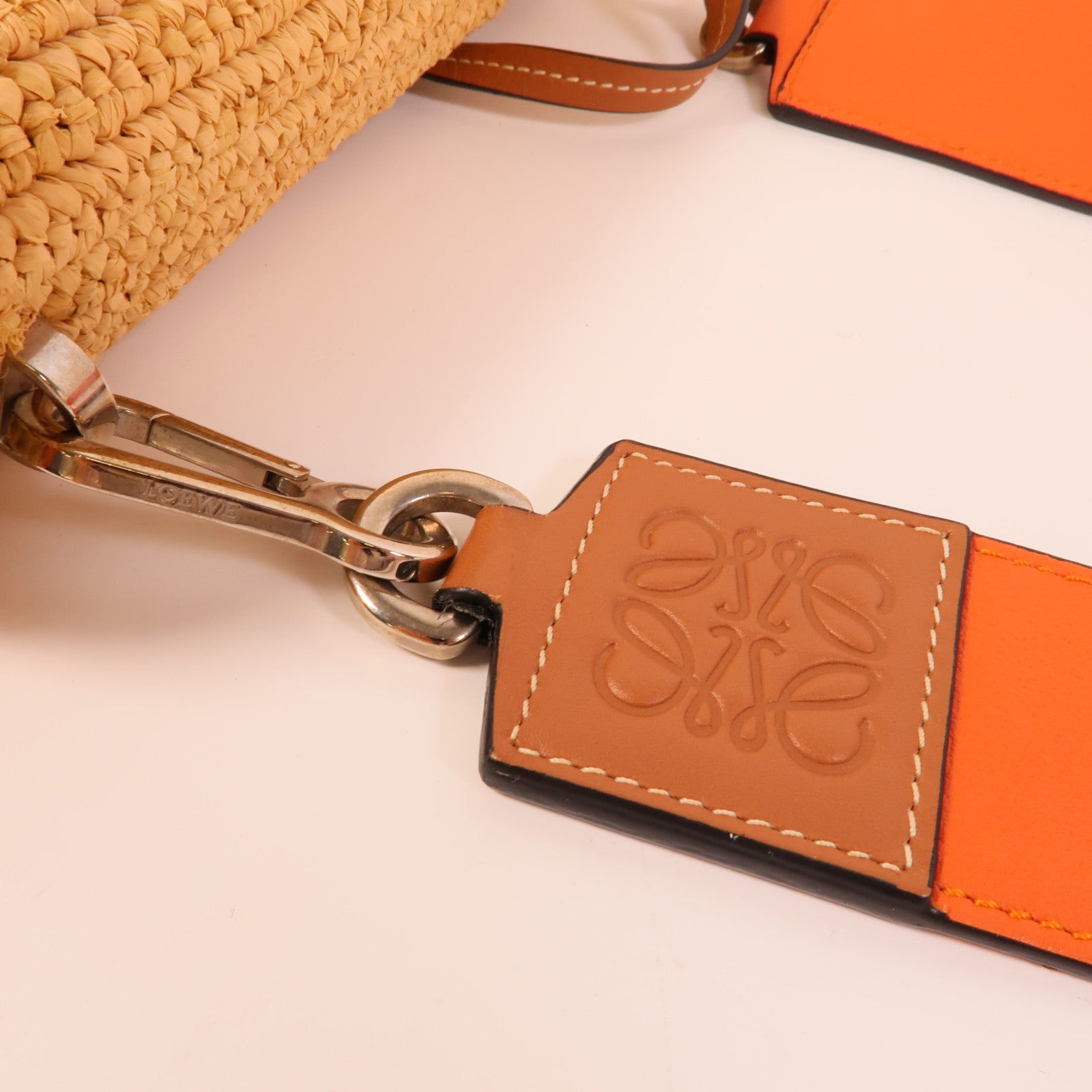 LOEWE 牛皮皮革/Raffia Woven Medium肩背袋
