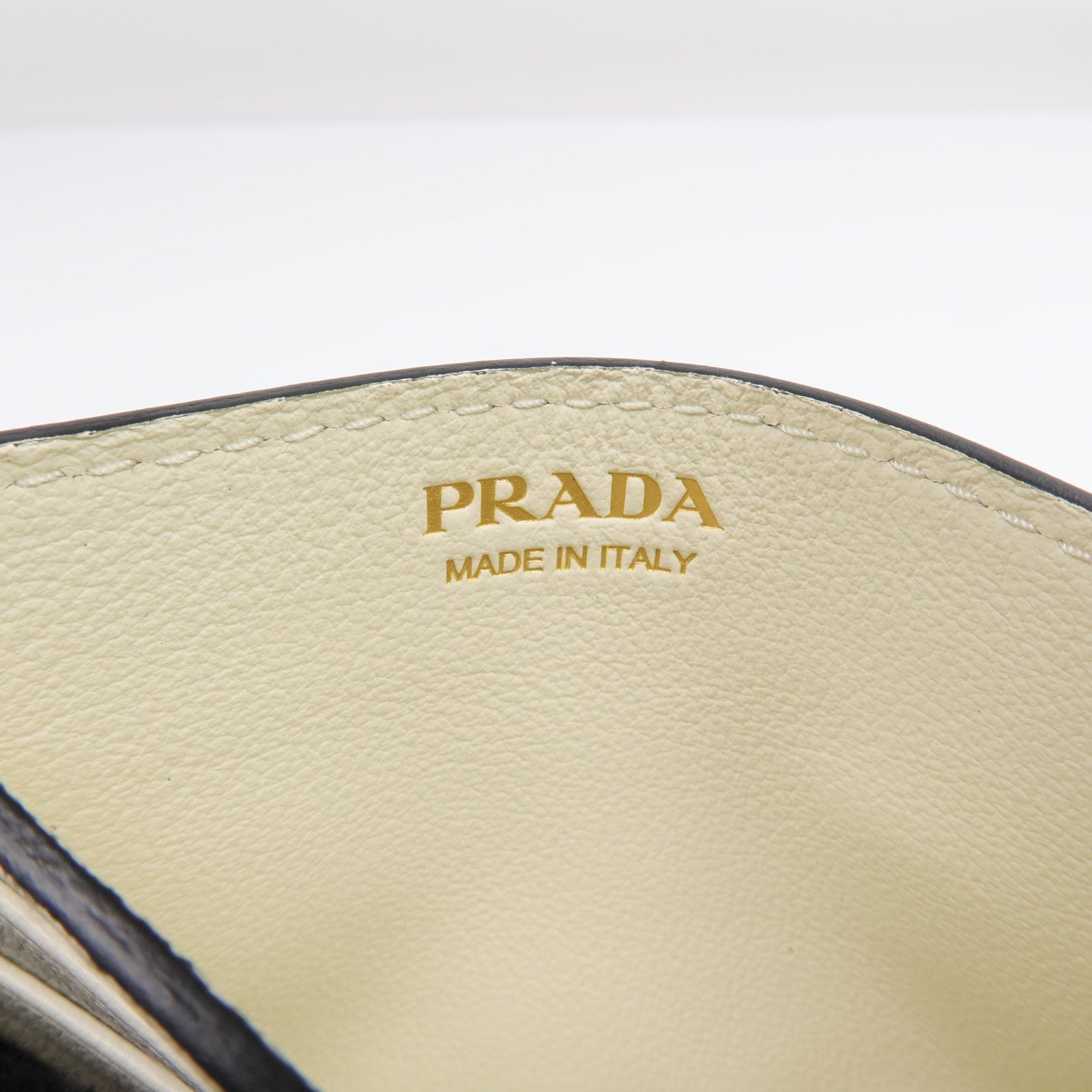 PRADA 牛皮皮革Card Case卡片套