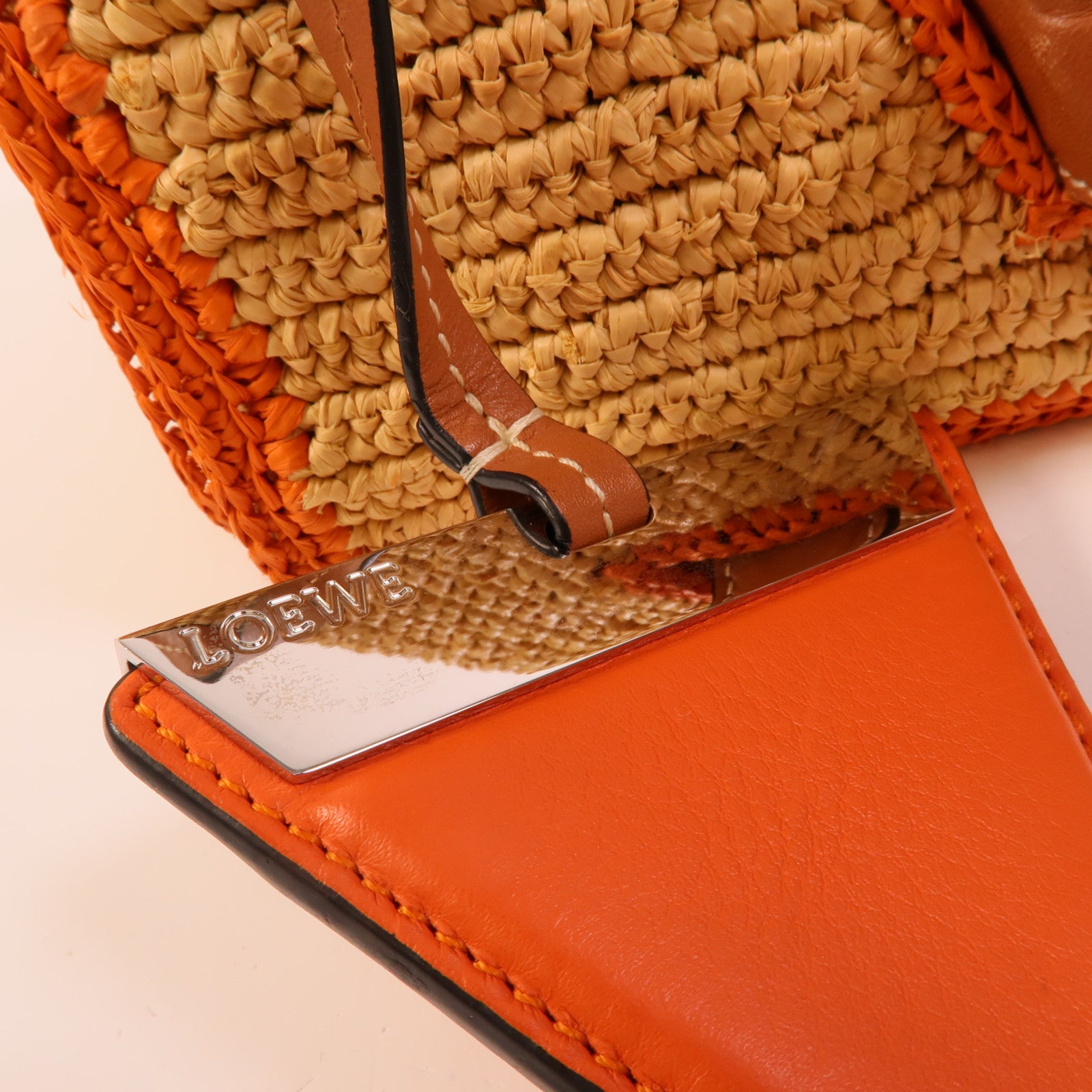 LOEWE 牛皮皮革/Raffia Woven Medium肩背袋