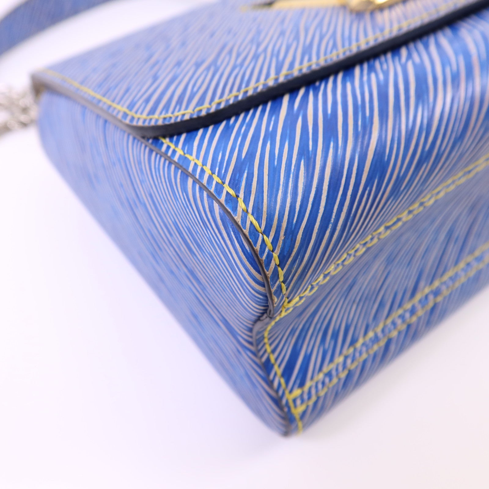 LOUIS VUITTON Epi Twist MM銀扣肩背袋