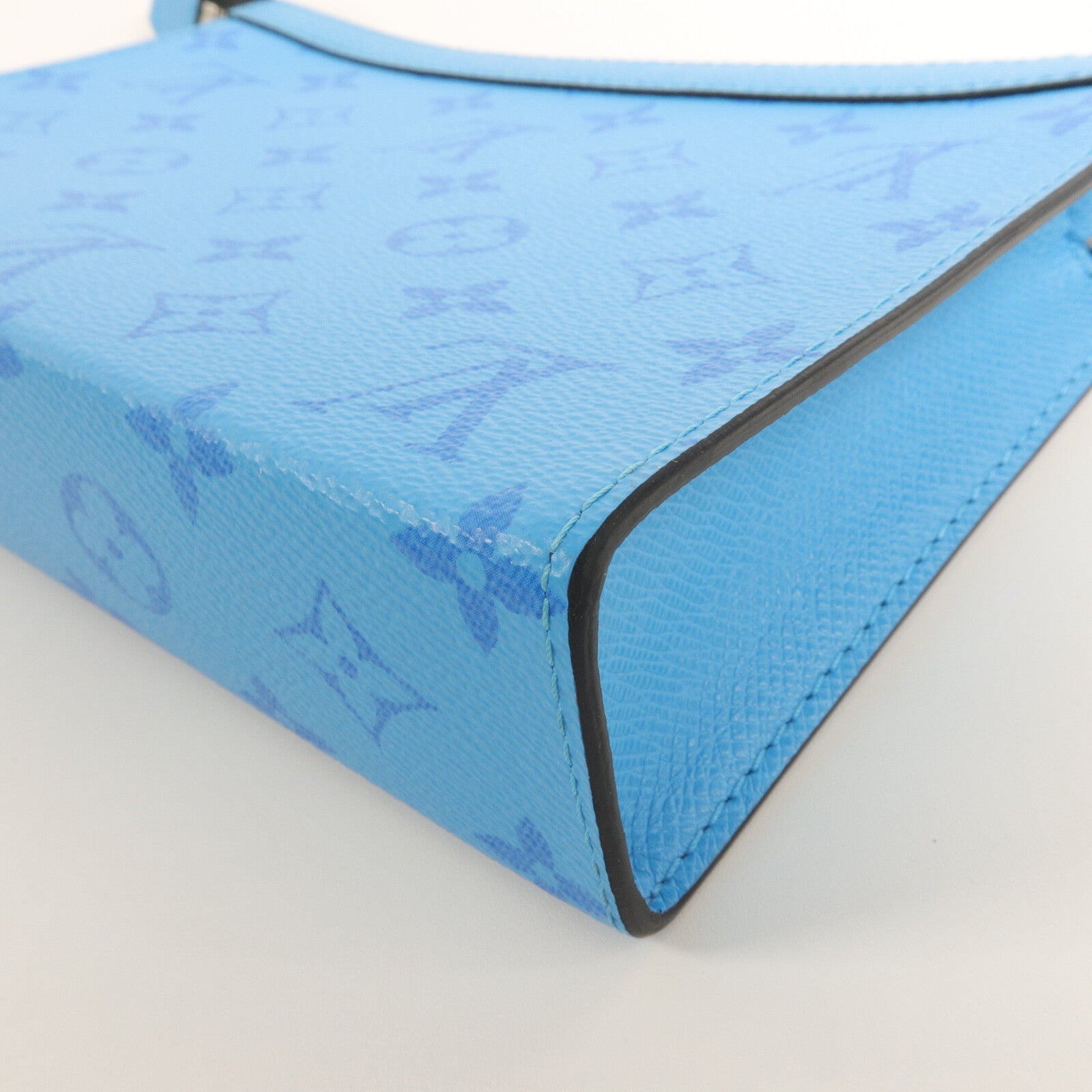 LOUIS VUITTON Taigarama Gaston Bag手拿包