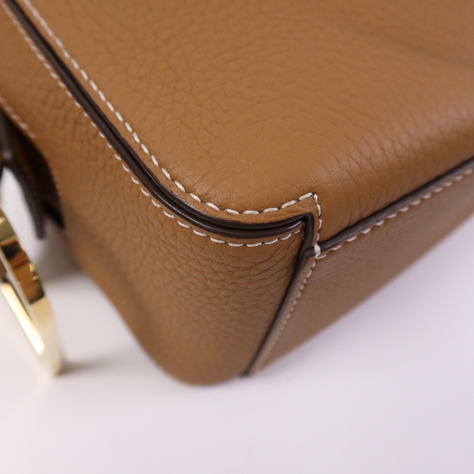 Delvaux 牛皮皮革Delvaux Cool Box Mini金扣手挽肩背兩用袋