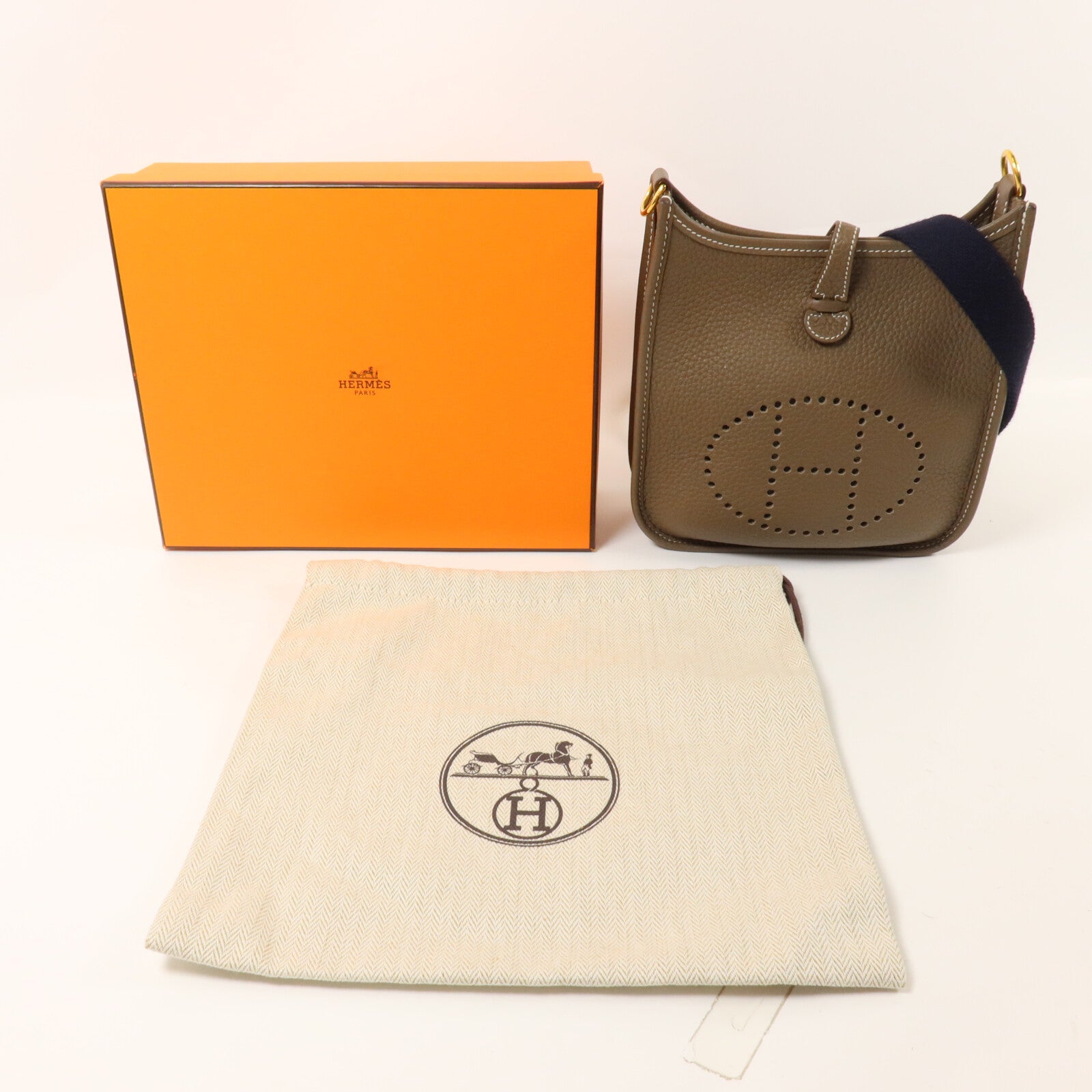 HERMES Clemence皮革Evelyne TPM肩背袋Etoupe/Bleu Indigo