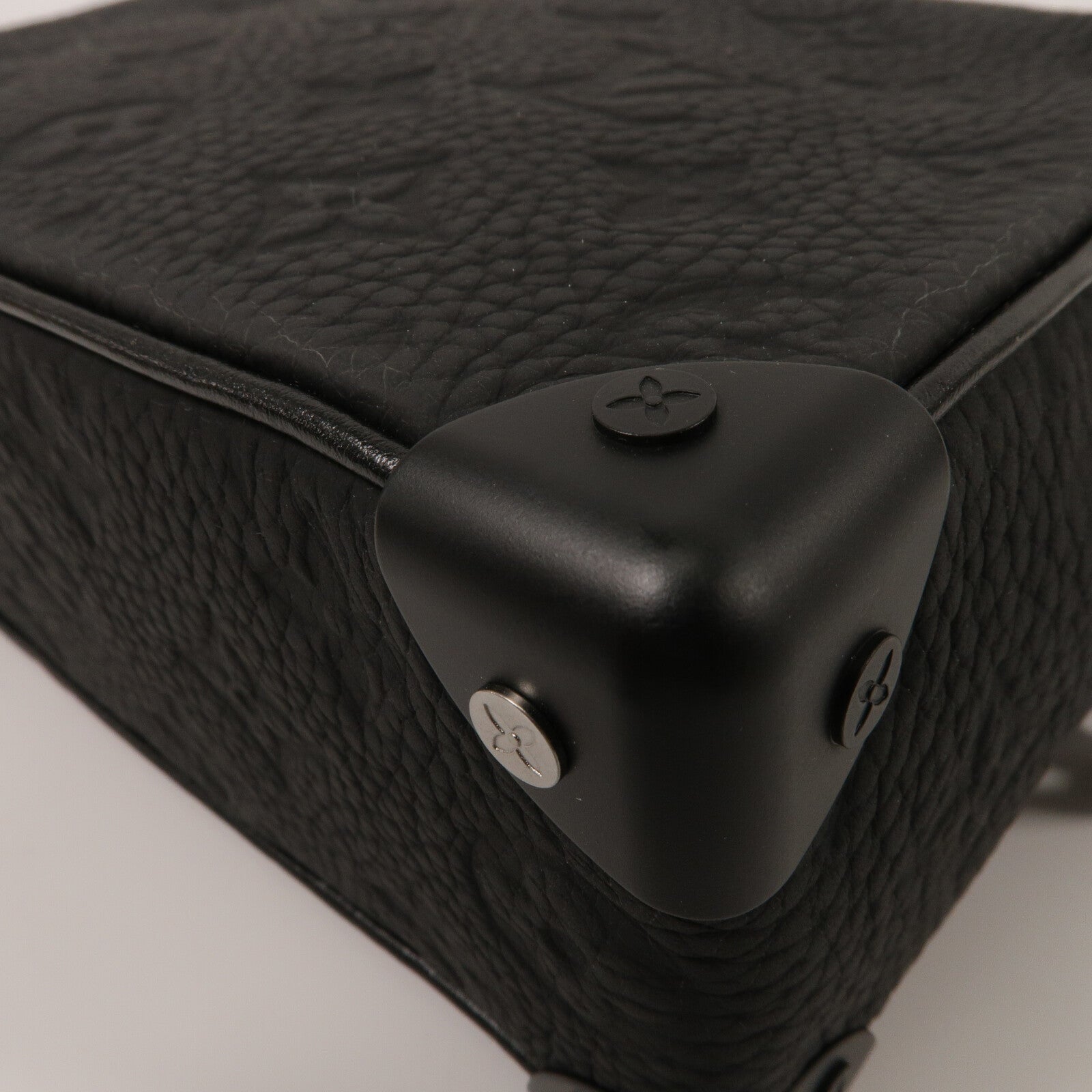 LOUIS VUITTON Monogram Taurillon Mini Soft Trunk肩背袋