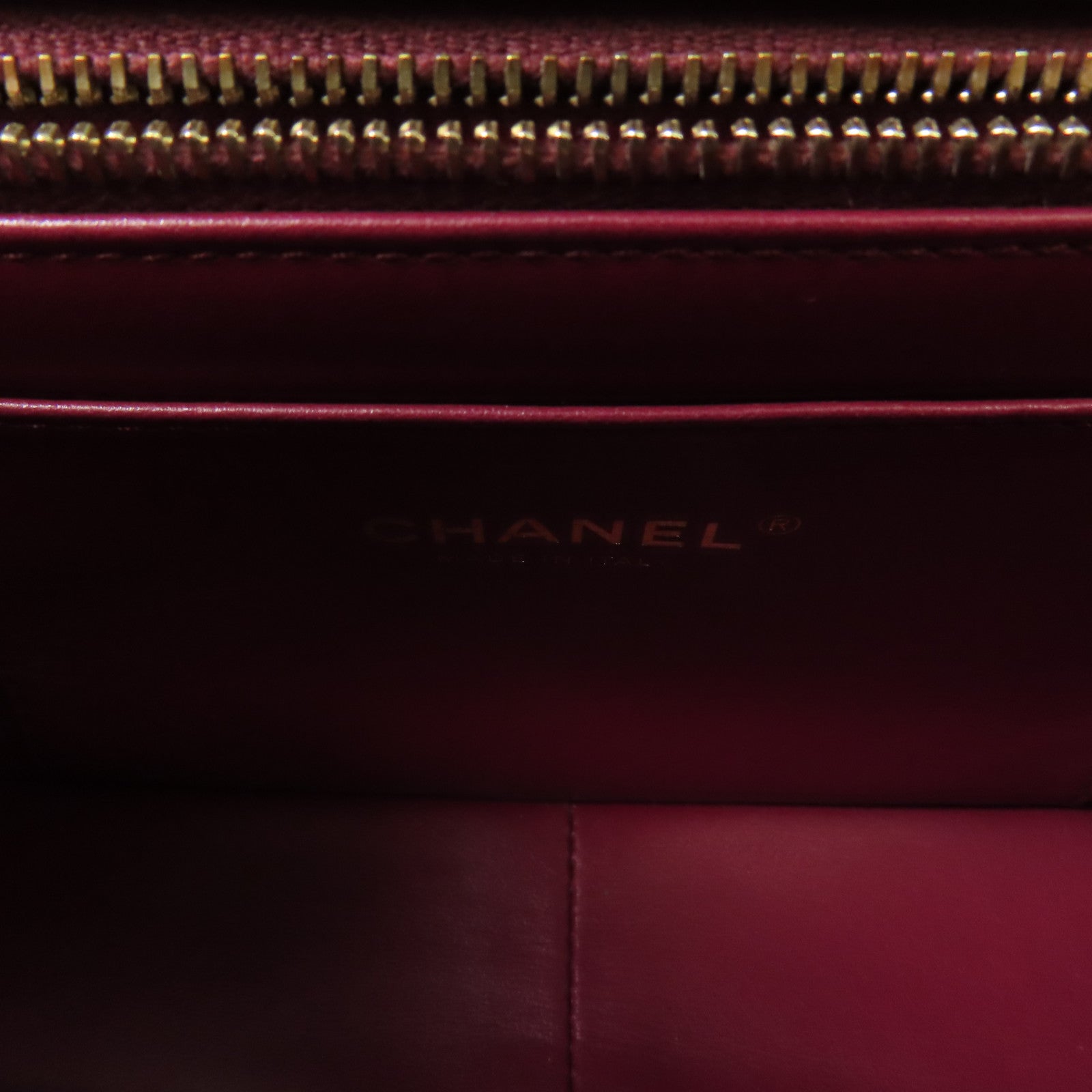 CHANEL 牛皮皮革Chain Shoulder金扣鏈帶肩背袋
