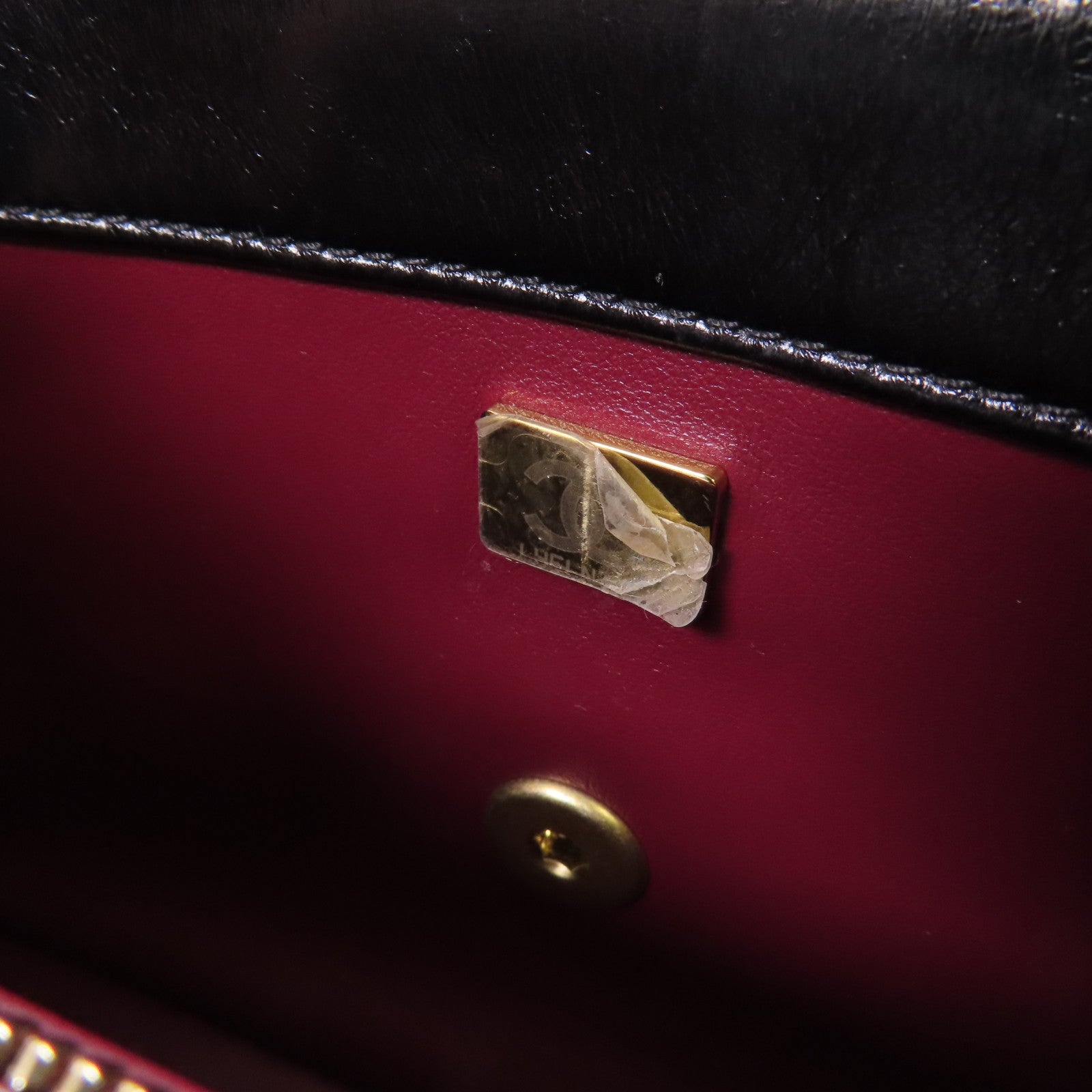 CHANEL 牛皮皮革Chain Shoulder金扣鏈帶肩背袋