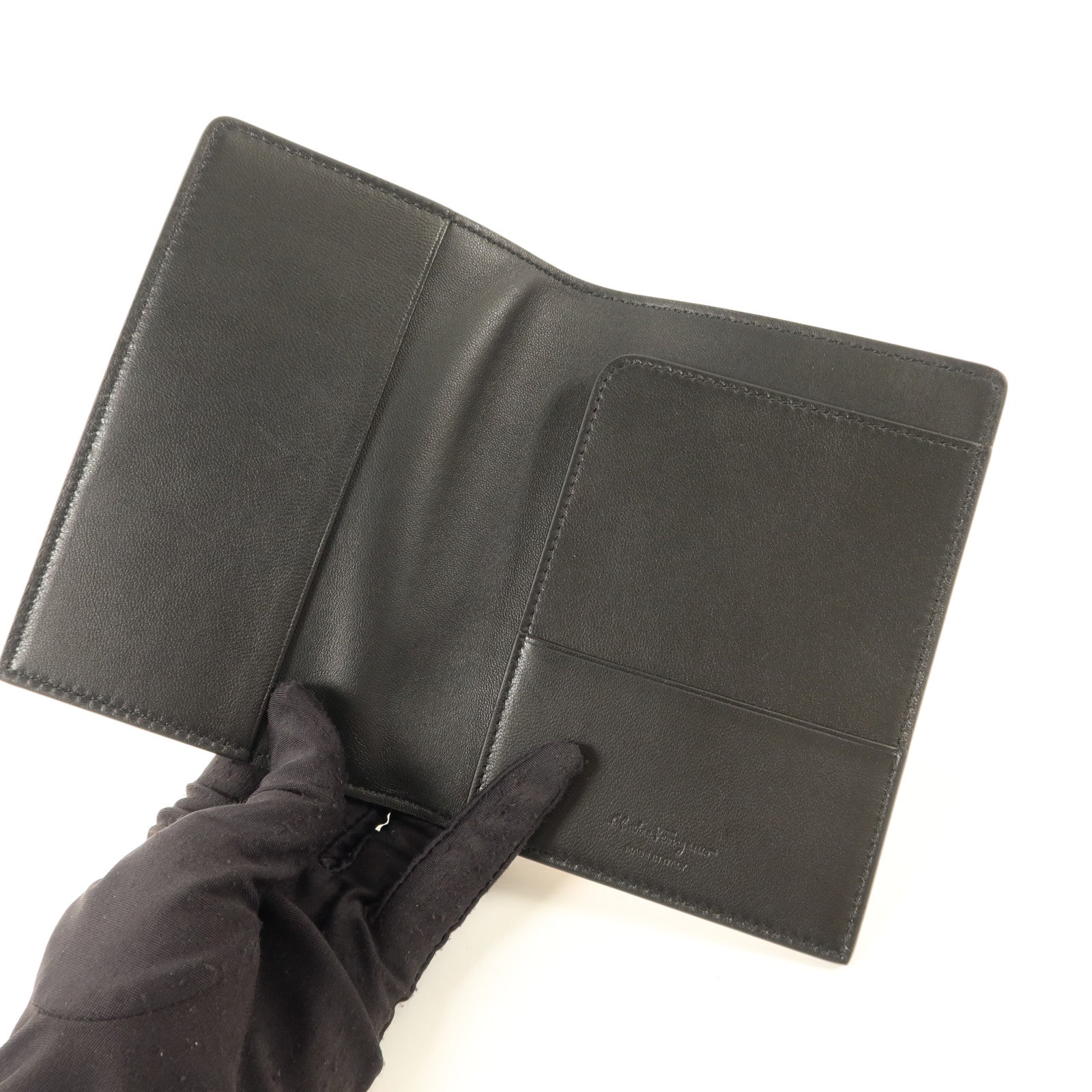 Salvatore Ferragamo 牛皮皮革Passport Case護照套