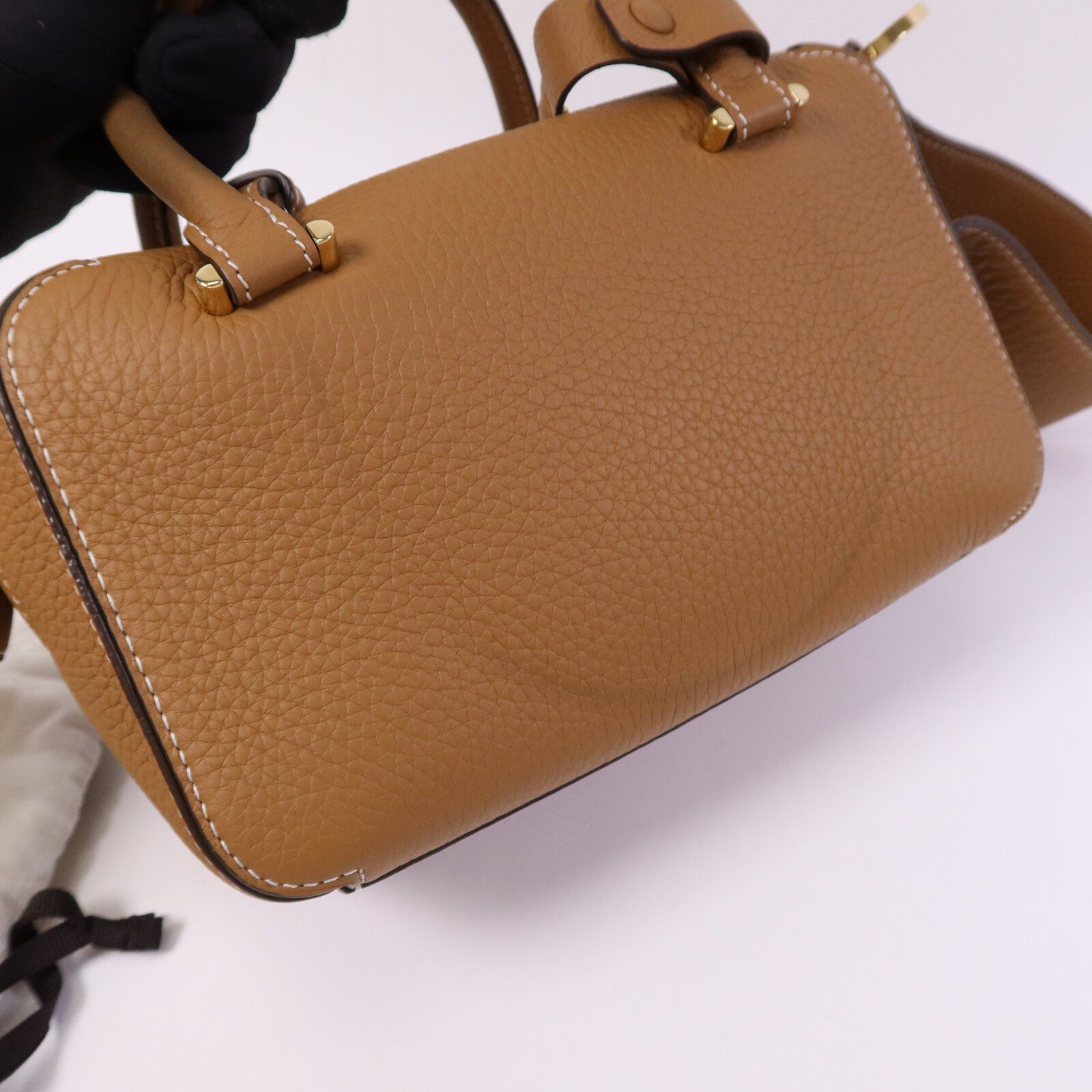 Delvaux 牛皮皮革Delvaux Cool Box Mini金扣手挽肩背兩用袋