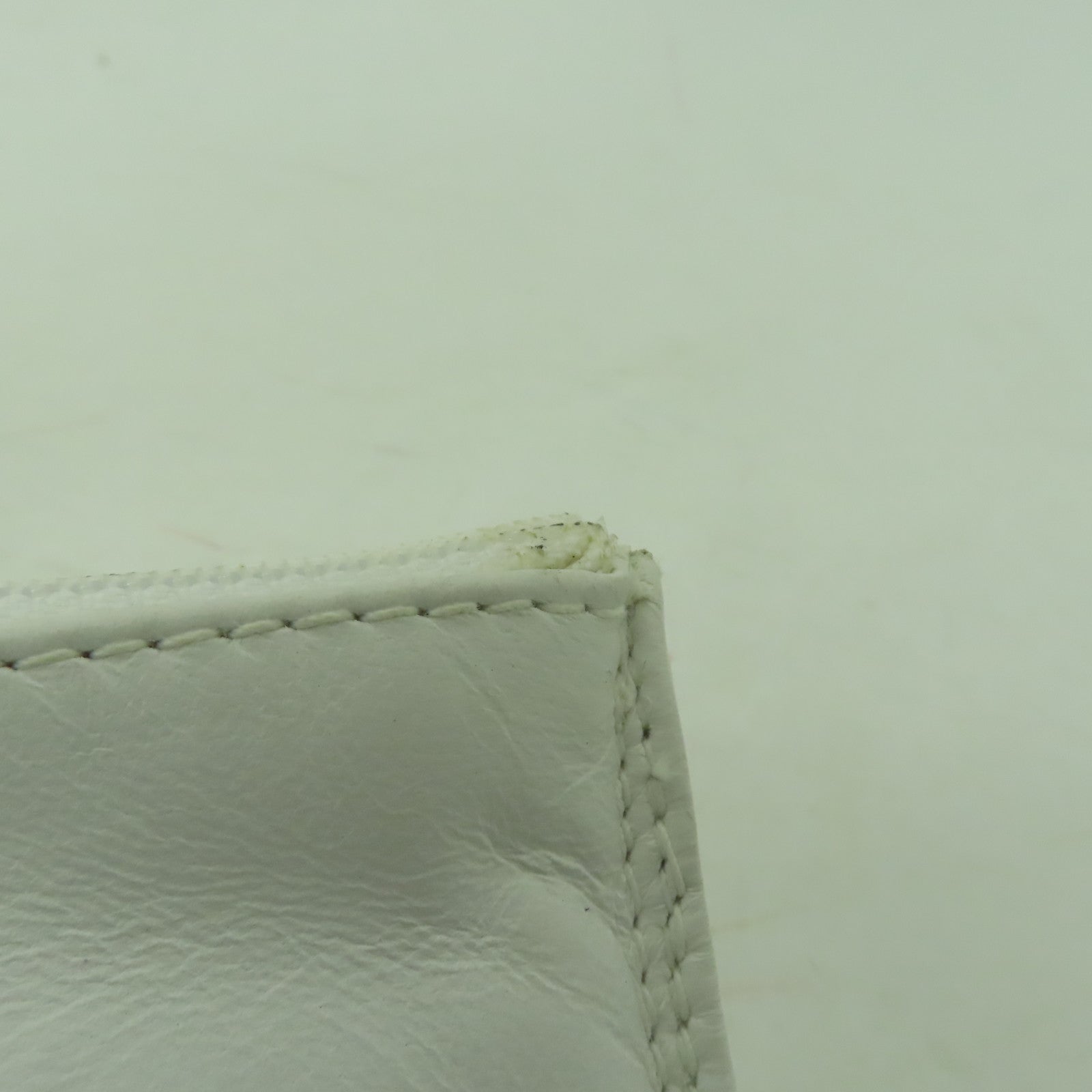 CHANEL 羊皮皮革Vintage Mini Bucket Backpack銀扣背包白色