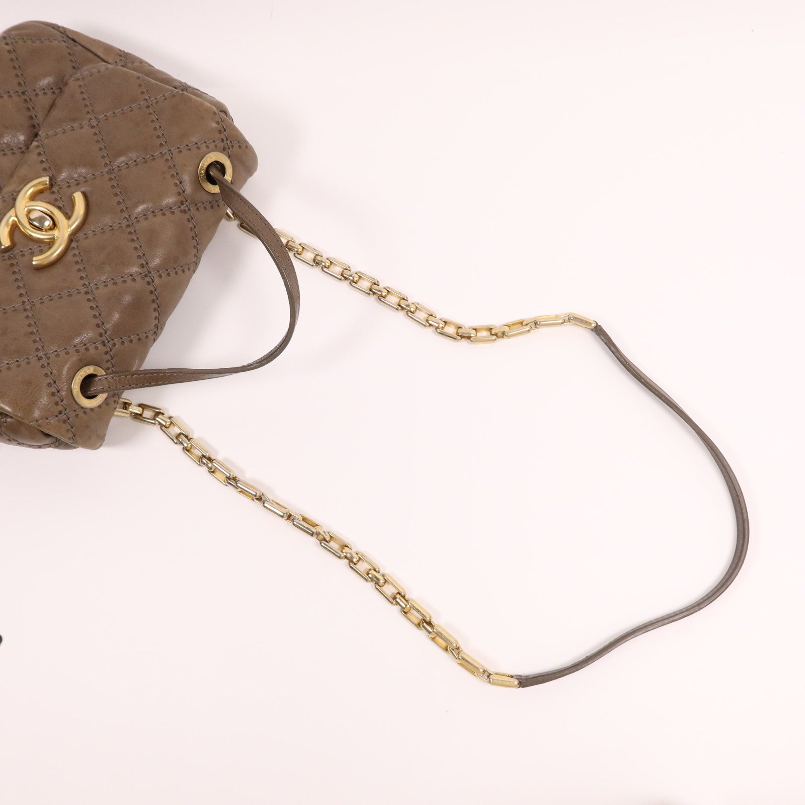 CHANEL 牛皮皮革Shoulder Bag金扣鏈帶肩背袋