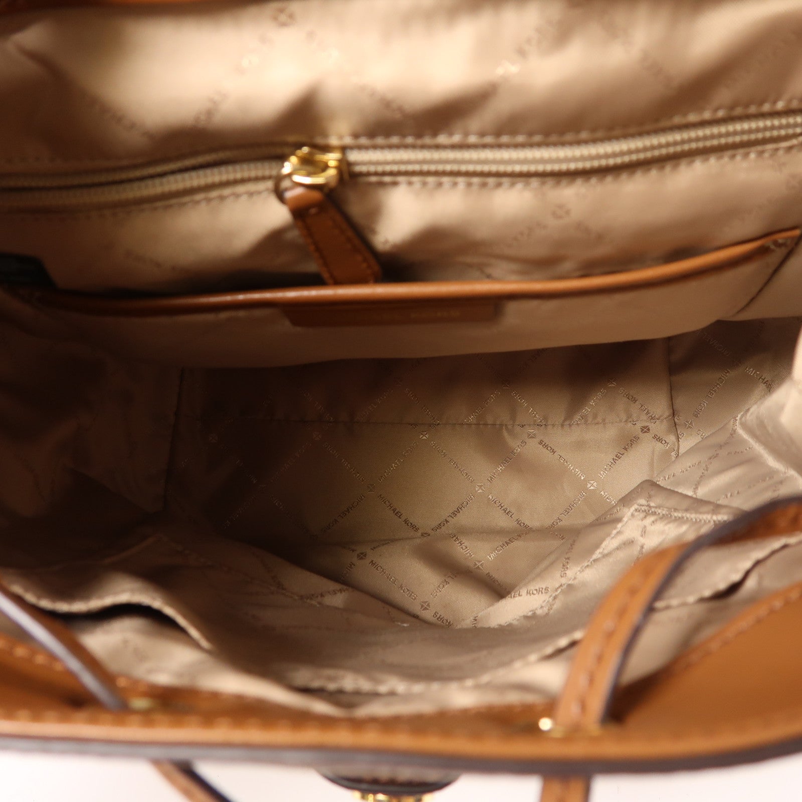 Michael Kors 牛皮皮革Rucksack金扣背包