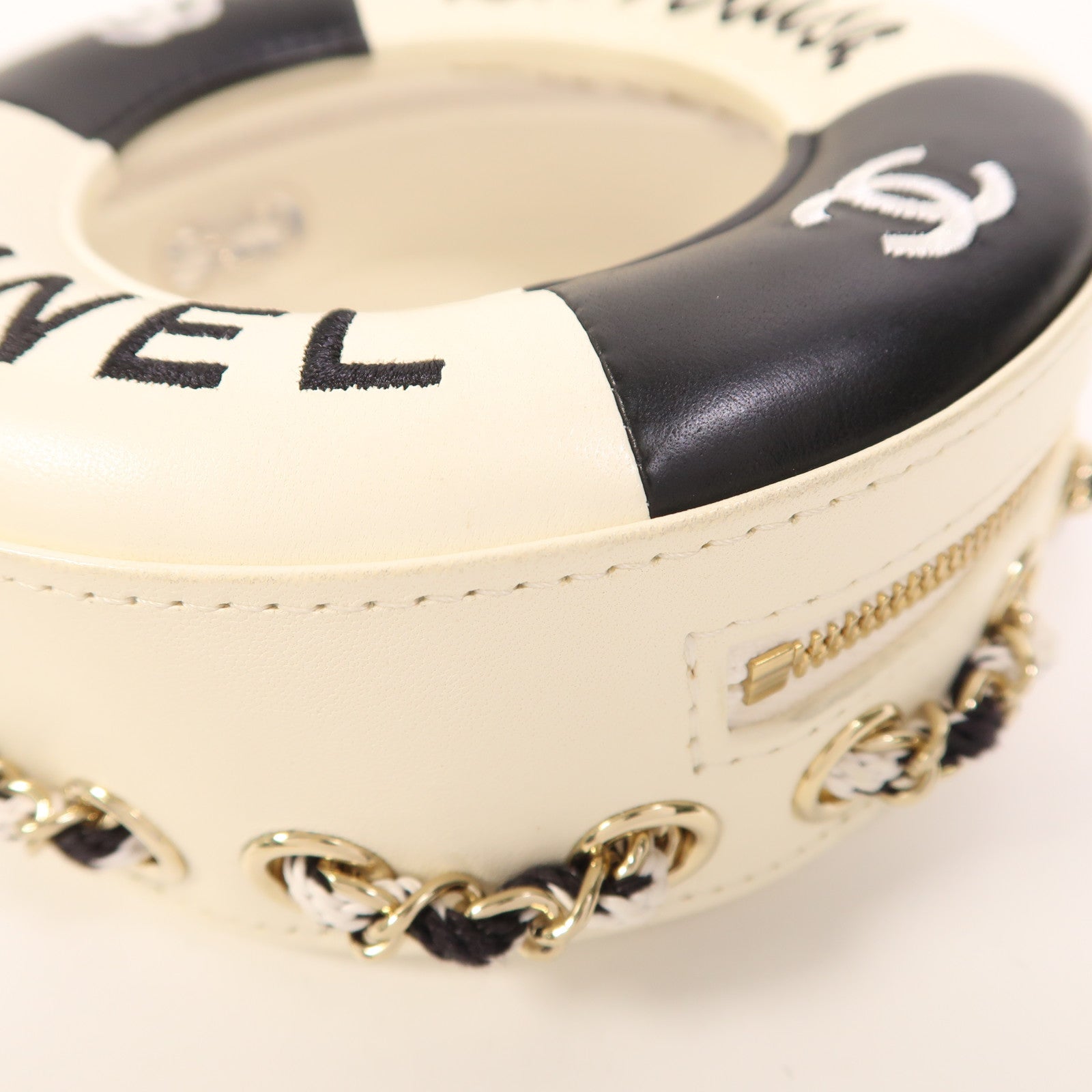 CHANEL 牛皮皮革Chain Shoulder金扣鏈帶肩背袋