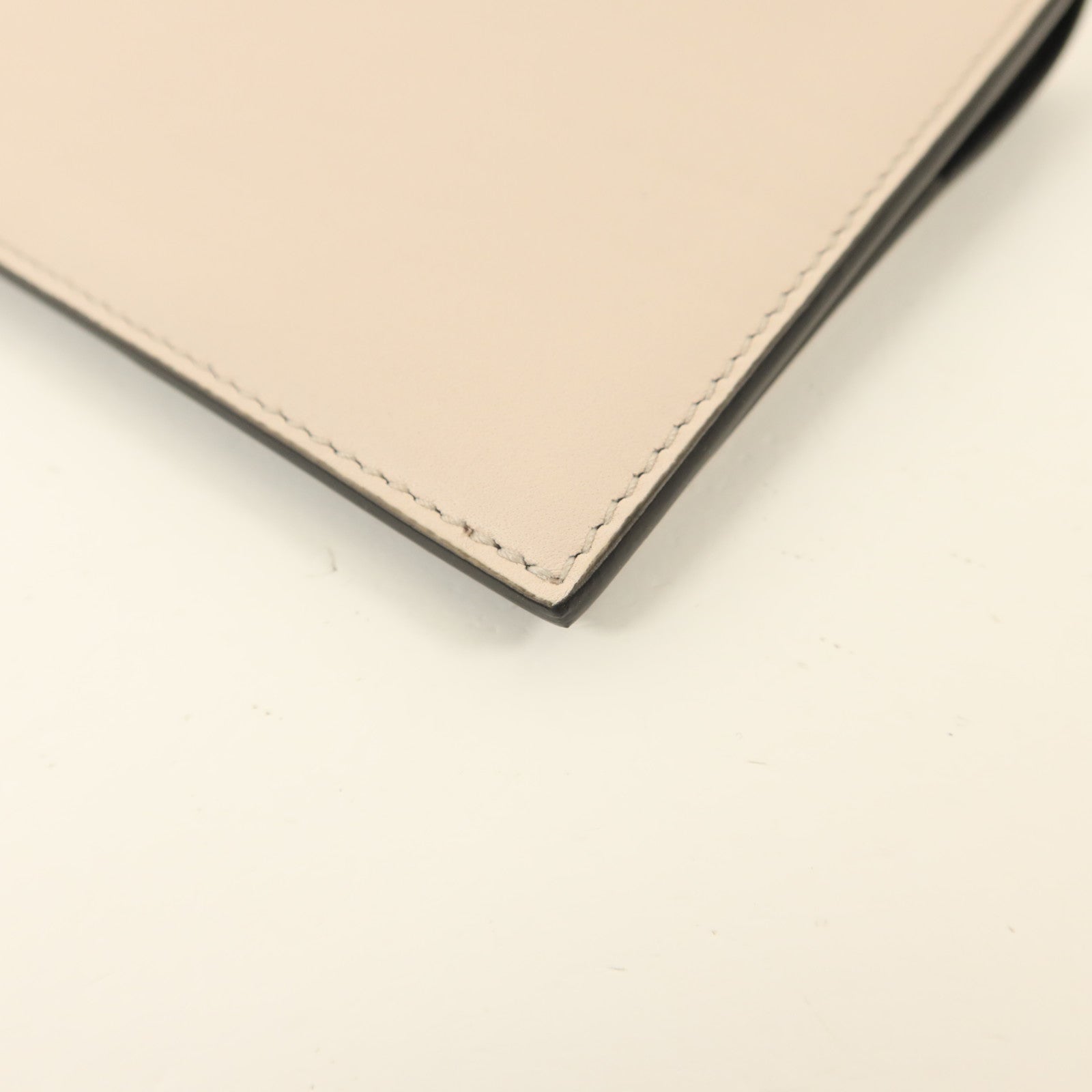 Salvatore Ferragamo 牛皮皮革Passport Case護照套