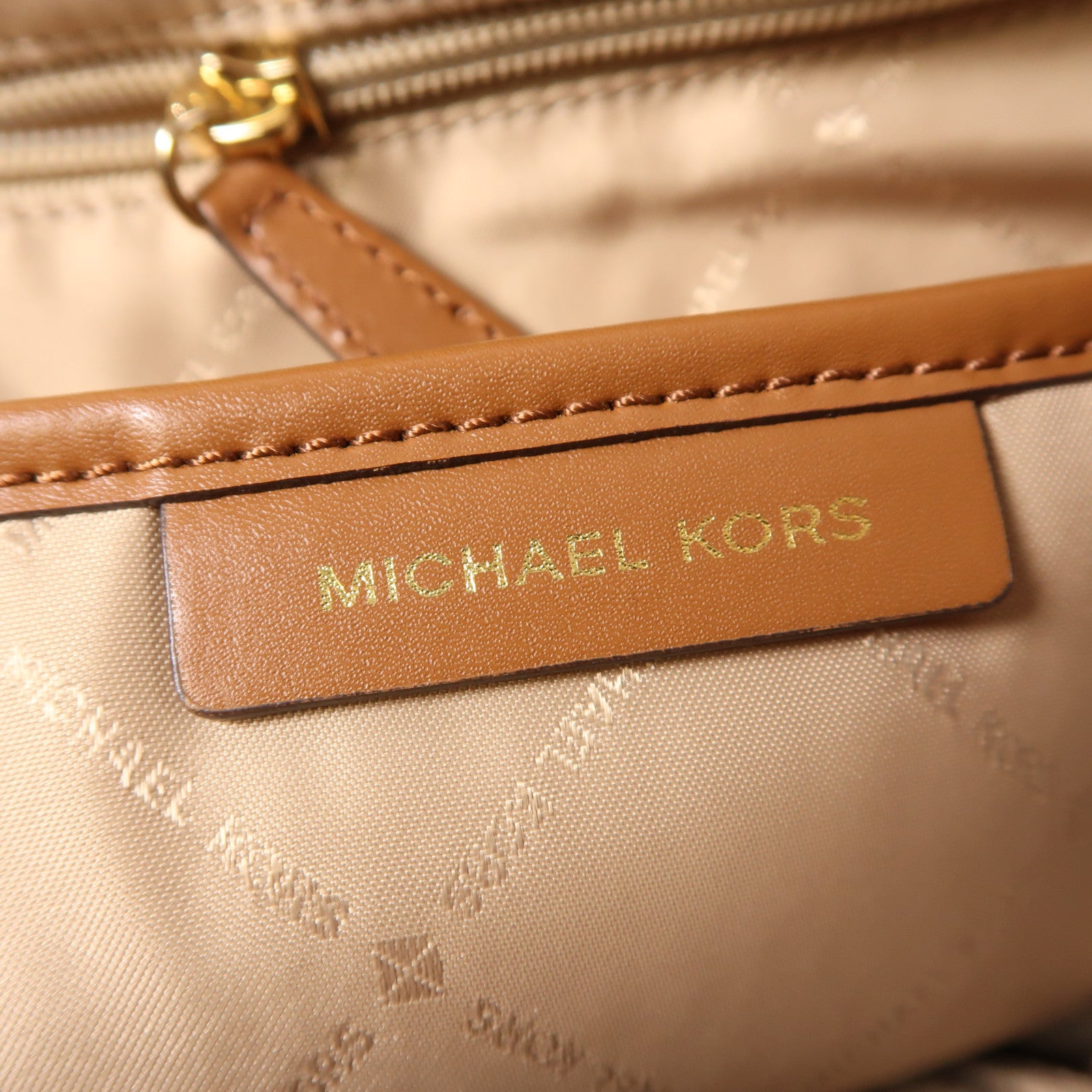 Michael Kors 牛皮皮革Rucksack金扣背包