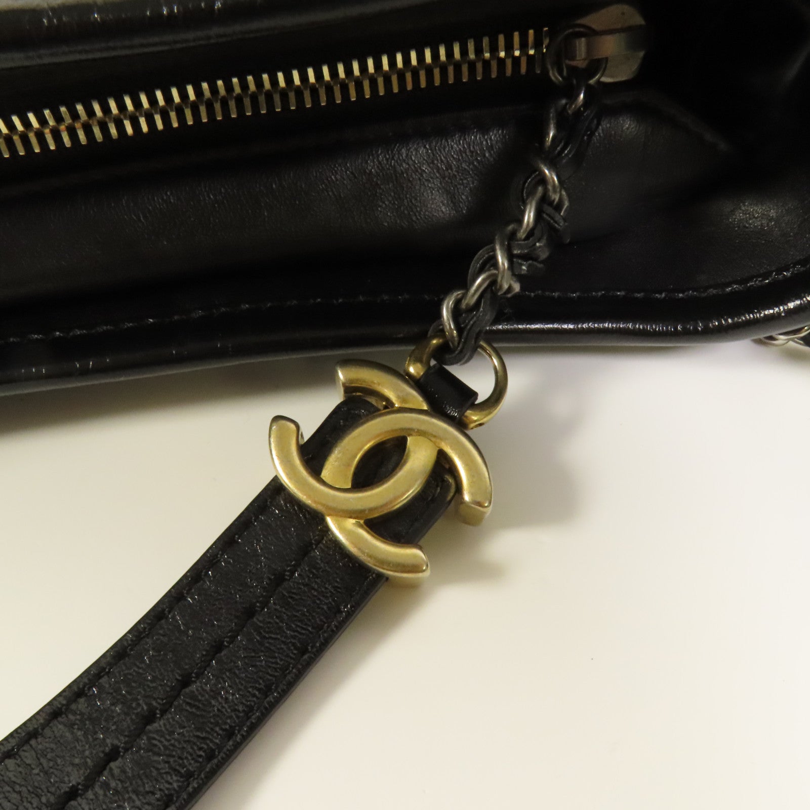 CHANEL 牛皮皮革Gabrielle Small鏈帶肩背袋