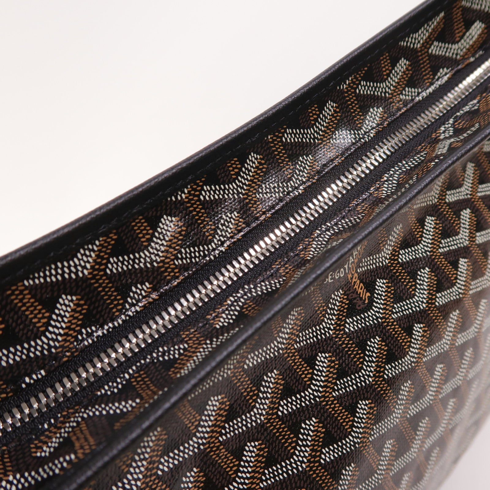GOYARD 塗層帆布Boheme Hobo銀扣肩背袋