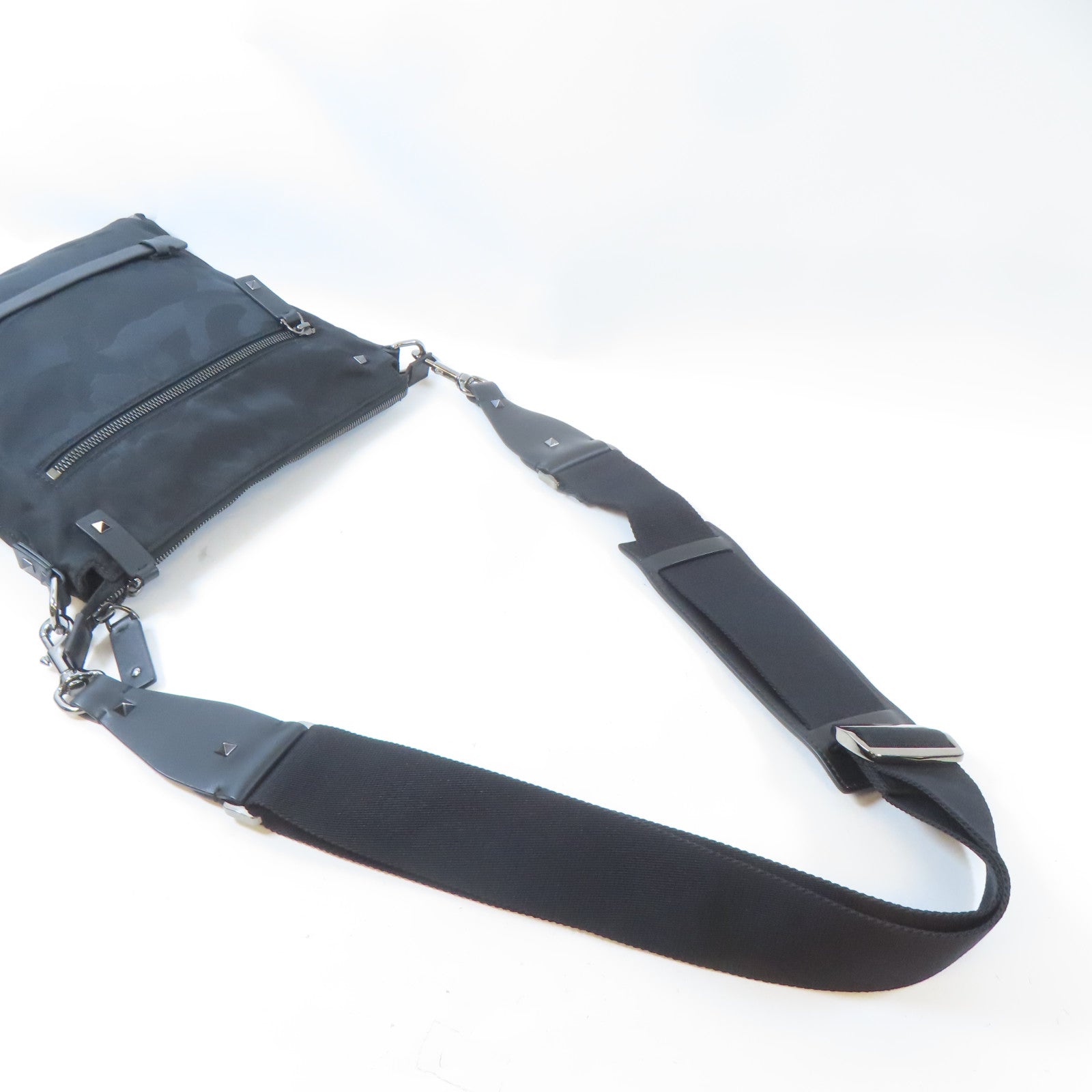 Valentino 尼龍Shoulder Bag銀扣肩背袋黑色