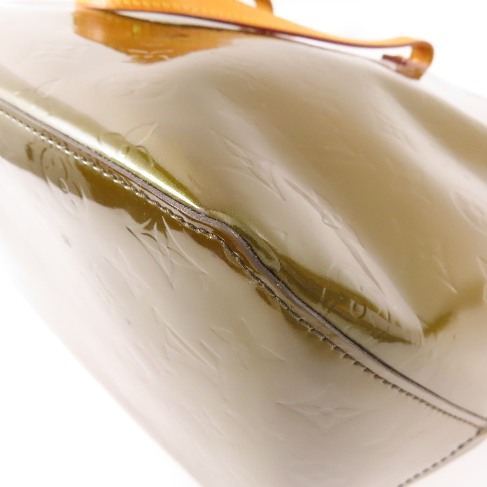 LOUIS VUITTON Vernis Bellevue金扣肩背袋