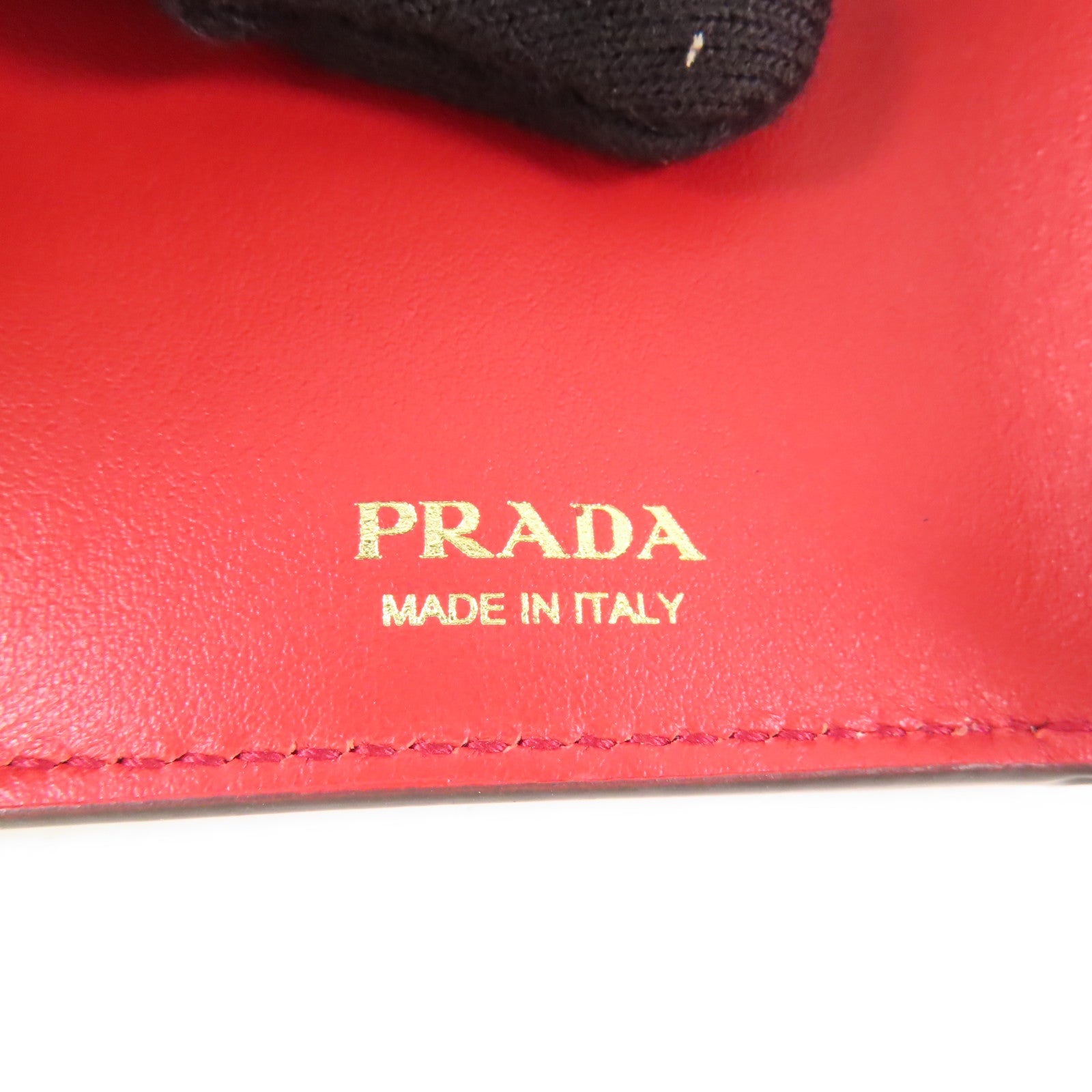 PRADA 牛皮皮革Wallet金扣錢包