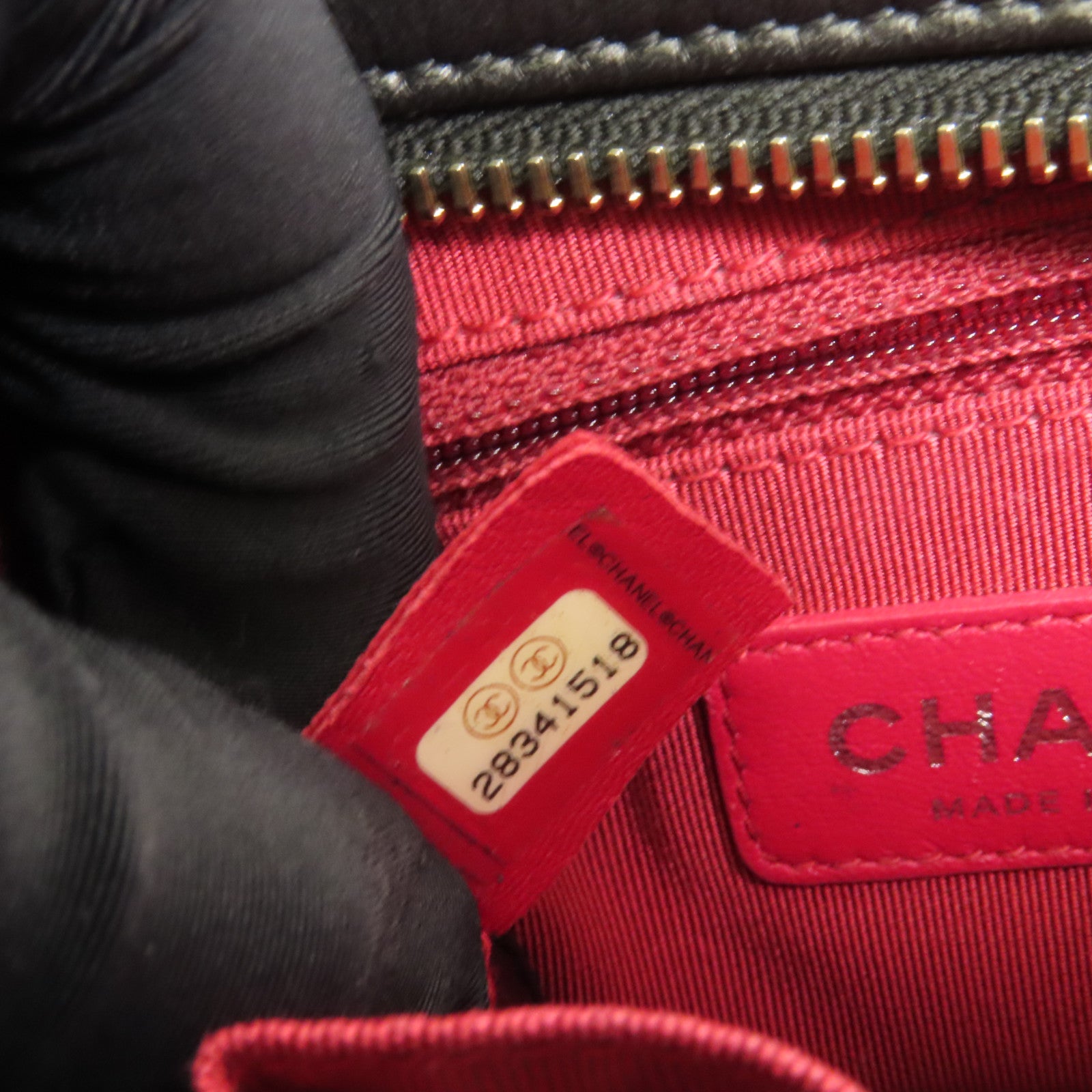 CHANEL 牛皮皮革Gabrielle Small鏈帶肩背袋