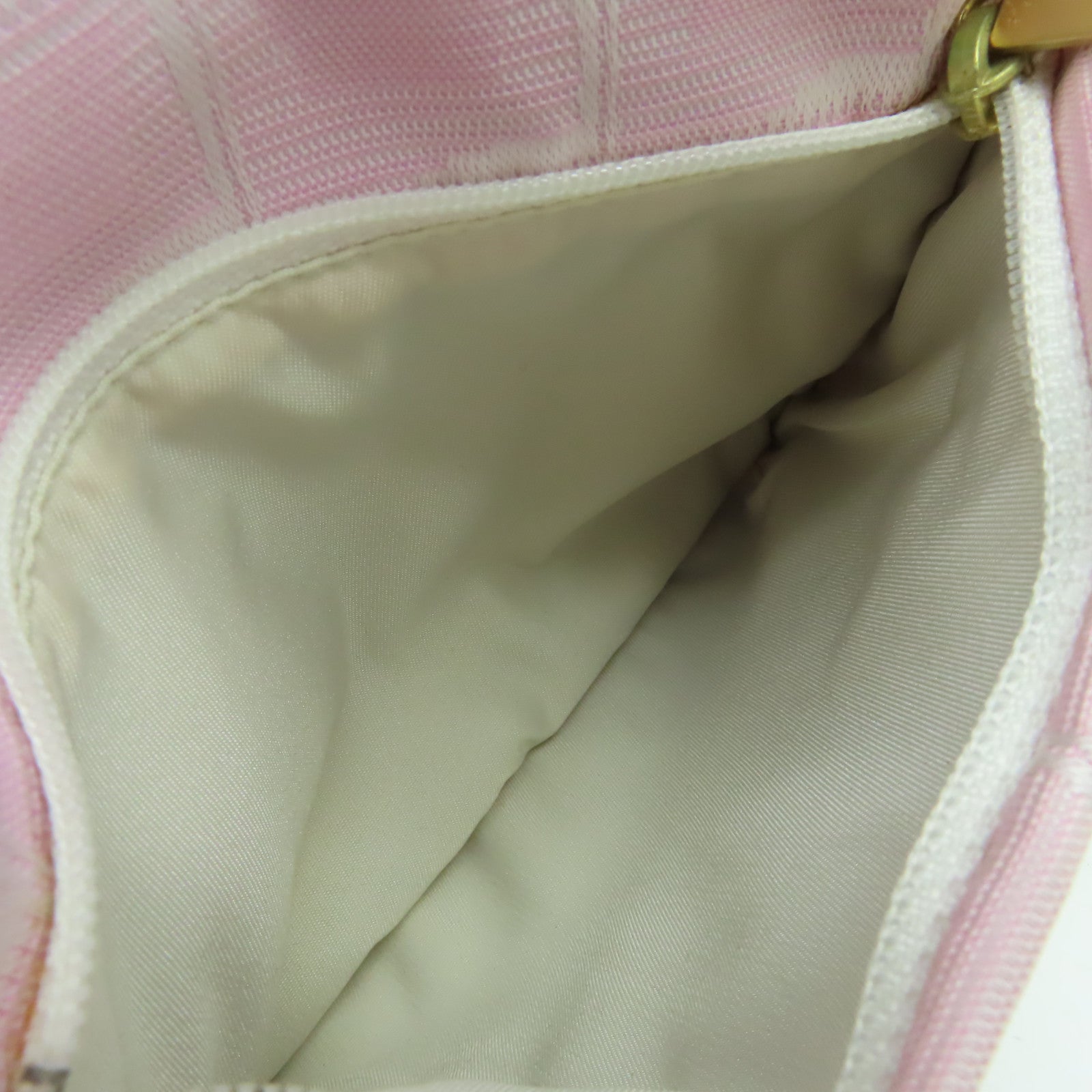 CHANEL 【清倉大減價】帆布New Travel Line Shoulder Bag金扣肩背袋粉紅色