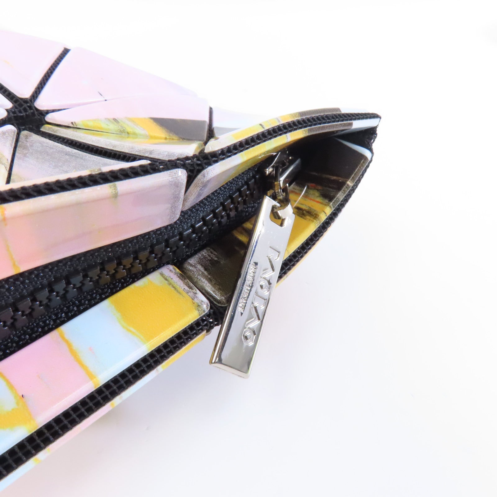 ISSEY MIYAKE PVC BaoBao銀扣肩背袋彩色