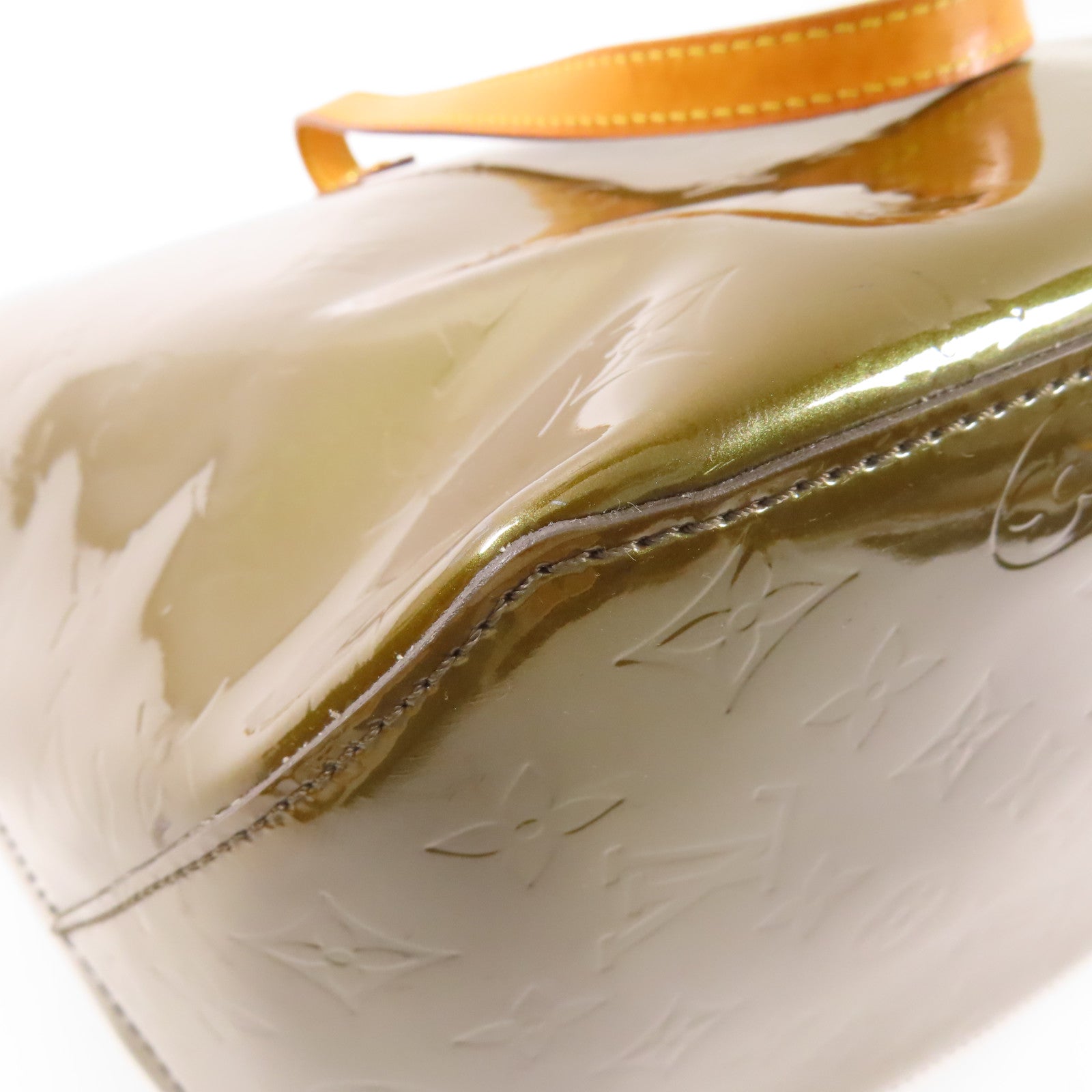 LOUIS VUITTON Vernis Bellevue金扣肩背袋